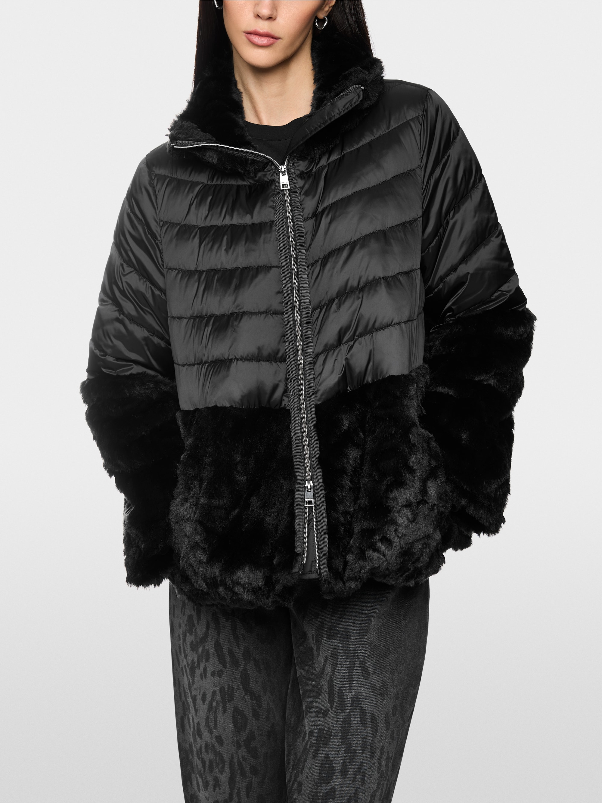 Quilted jacket with faux fur