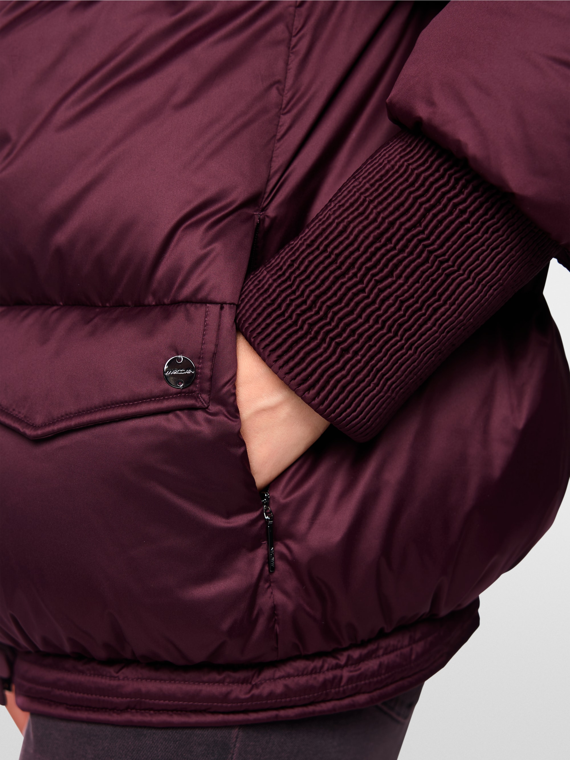 Quilted jacket with fur collar