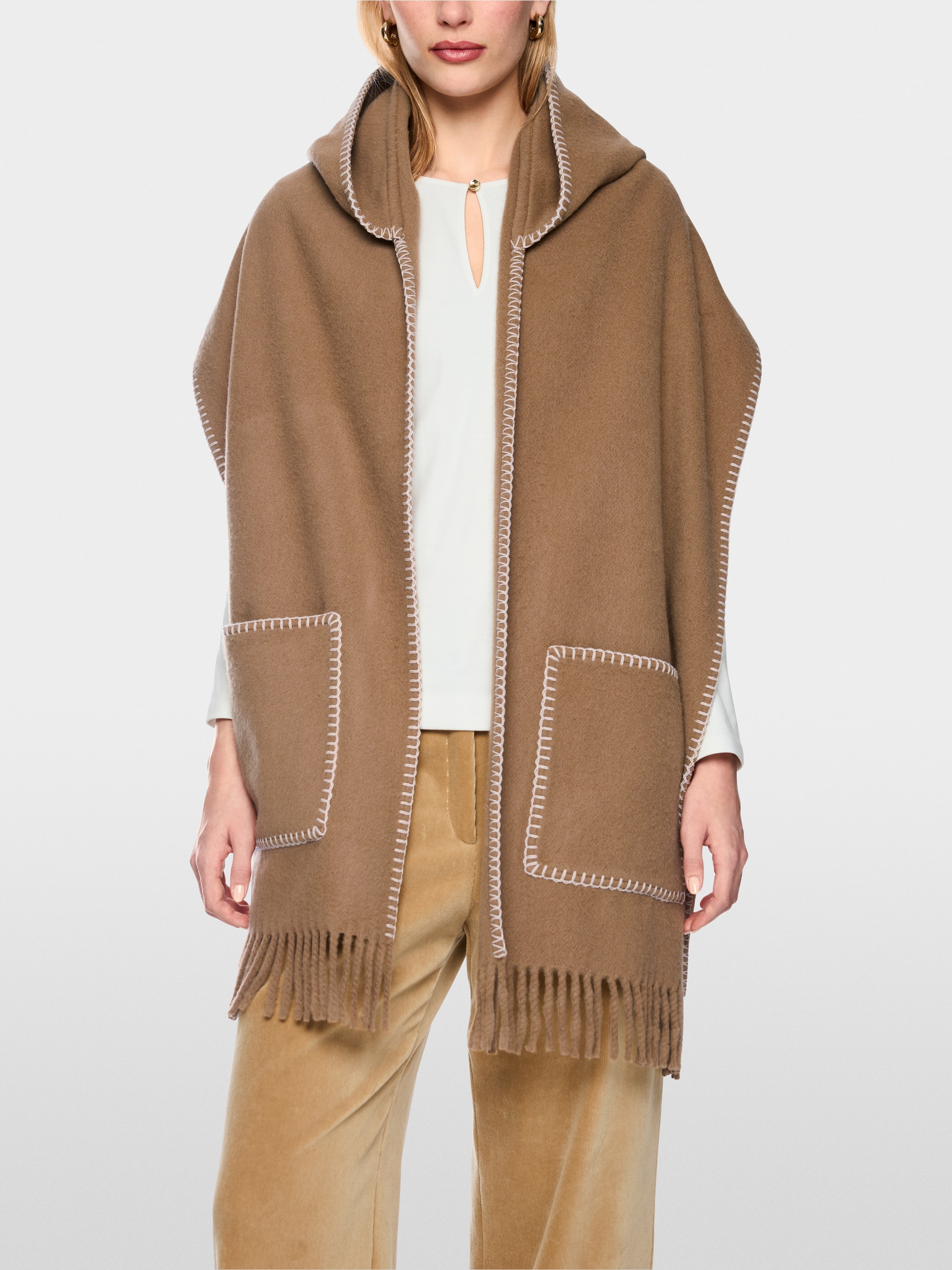 Short wool-blend cape with fringing