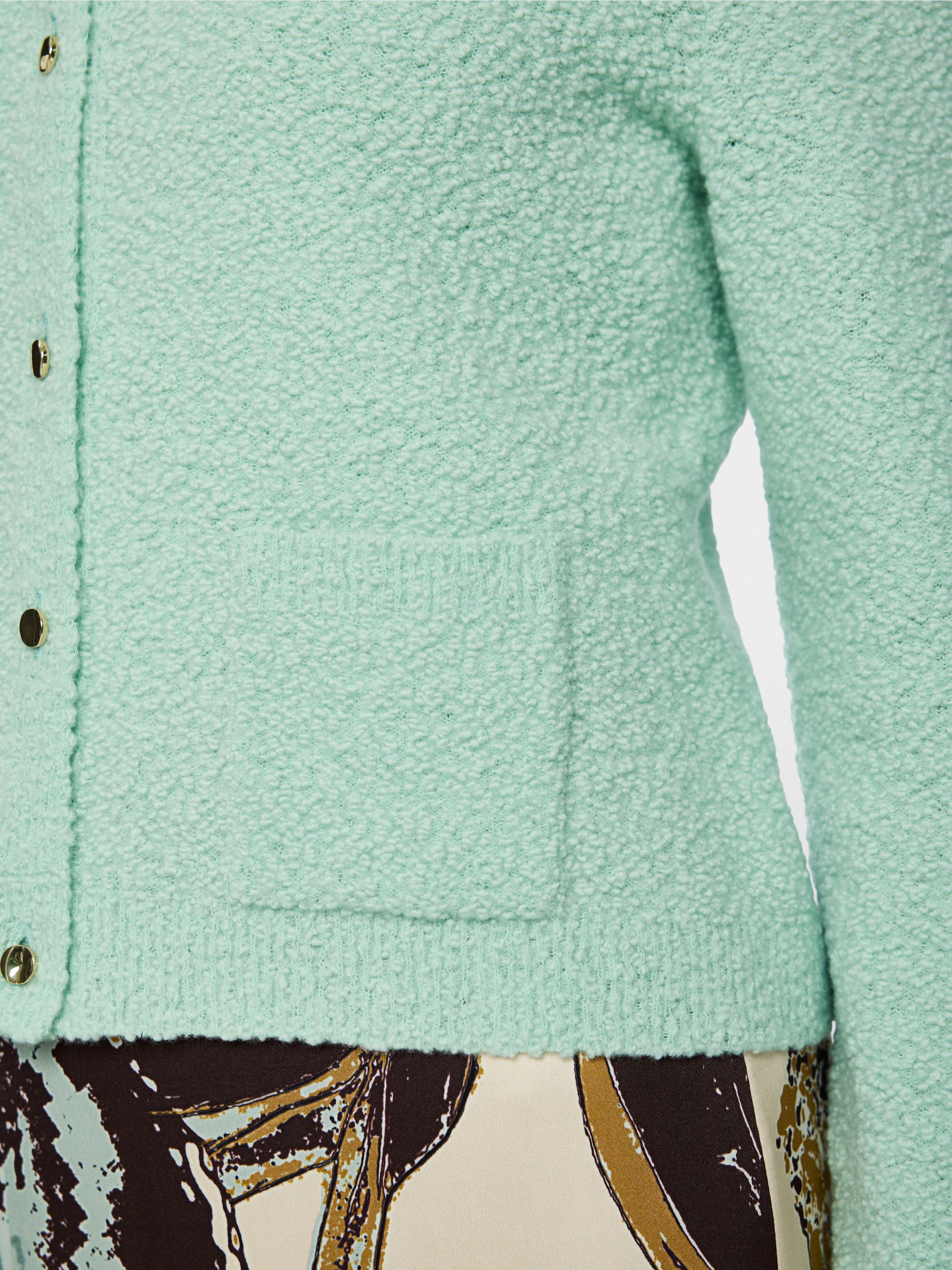 Cardigan bouclé tricoté en Allemagne