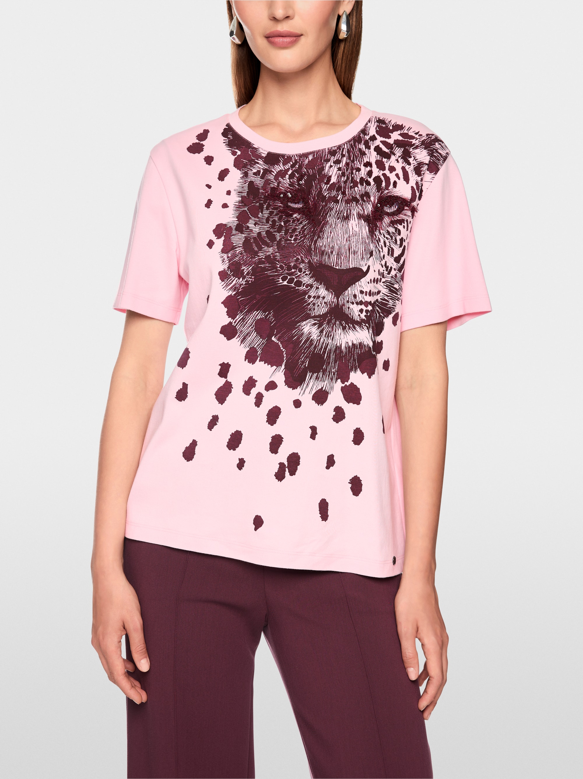 T-shirt with leopard print