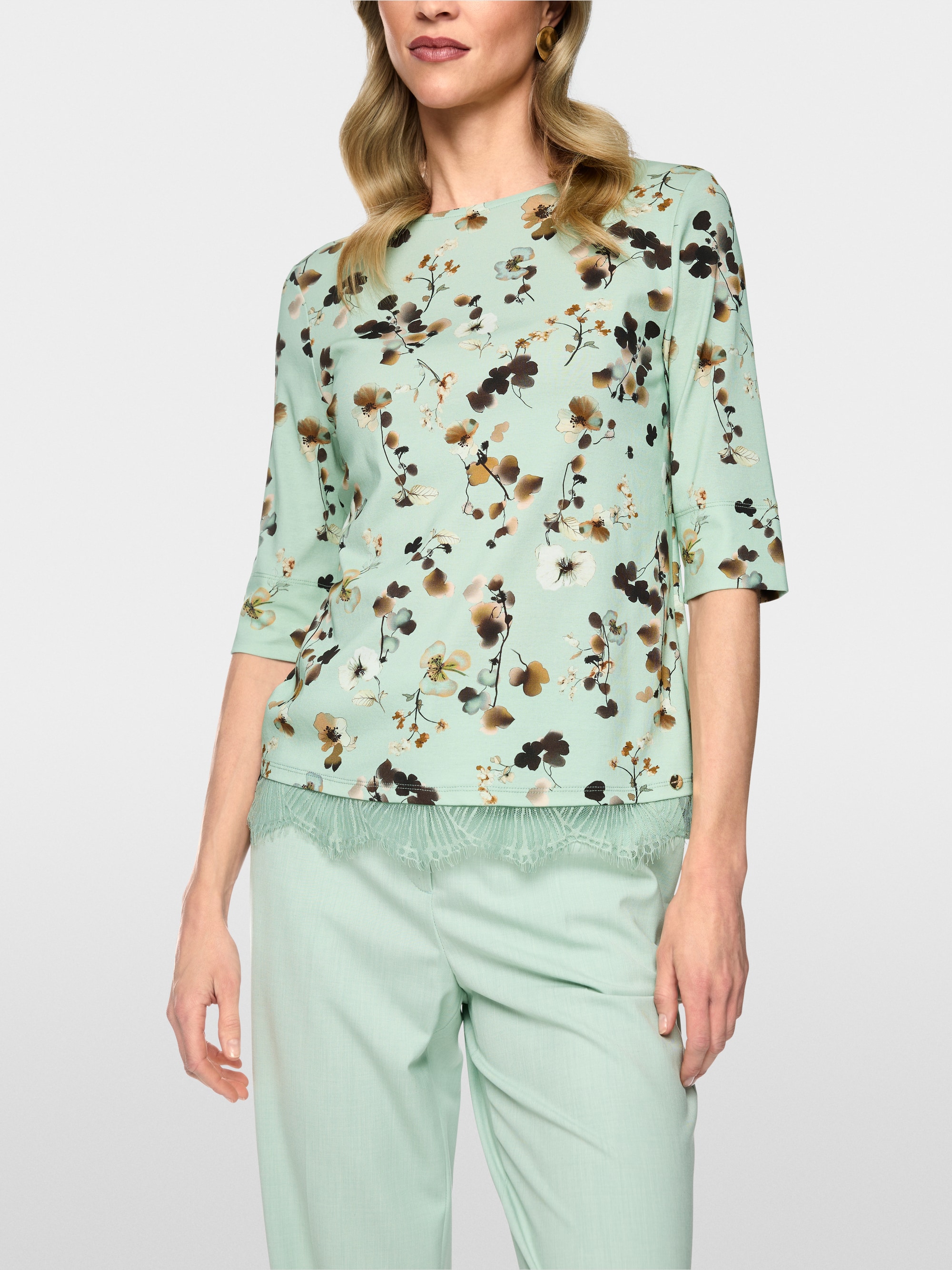 T-shirt à fleurs avec bordure en dentelle