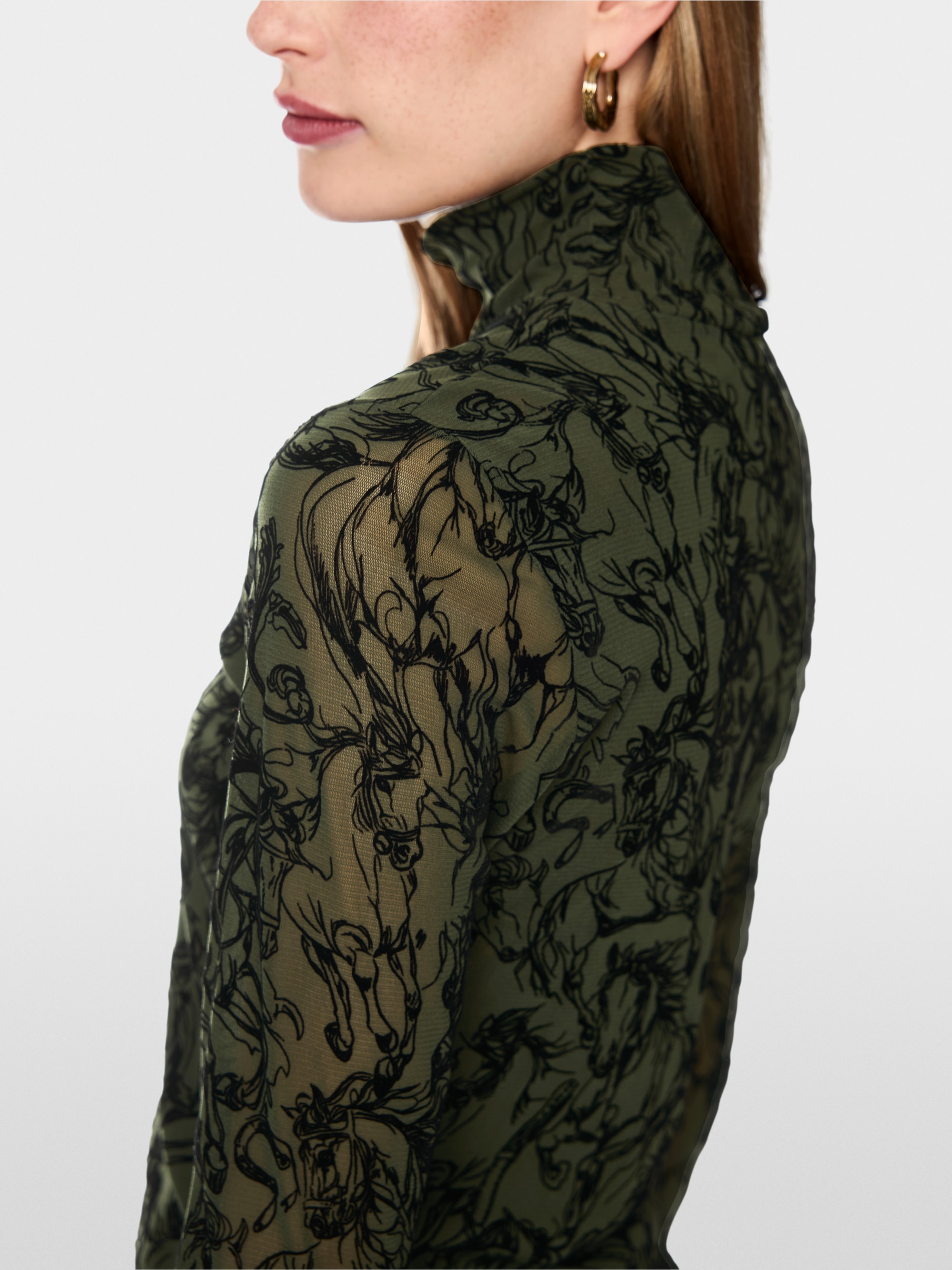 Shirt with velvet flocking