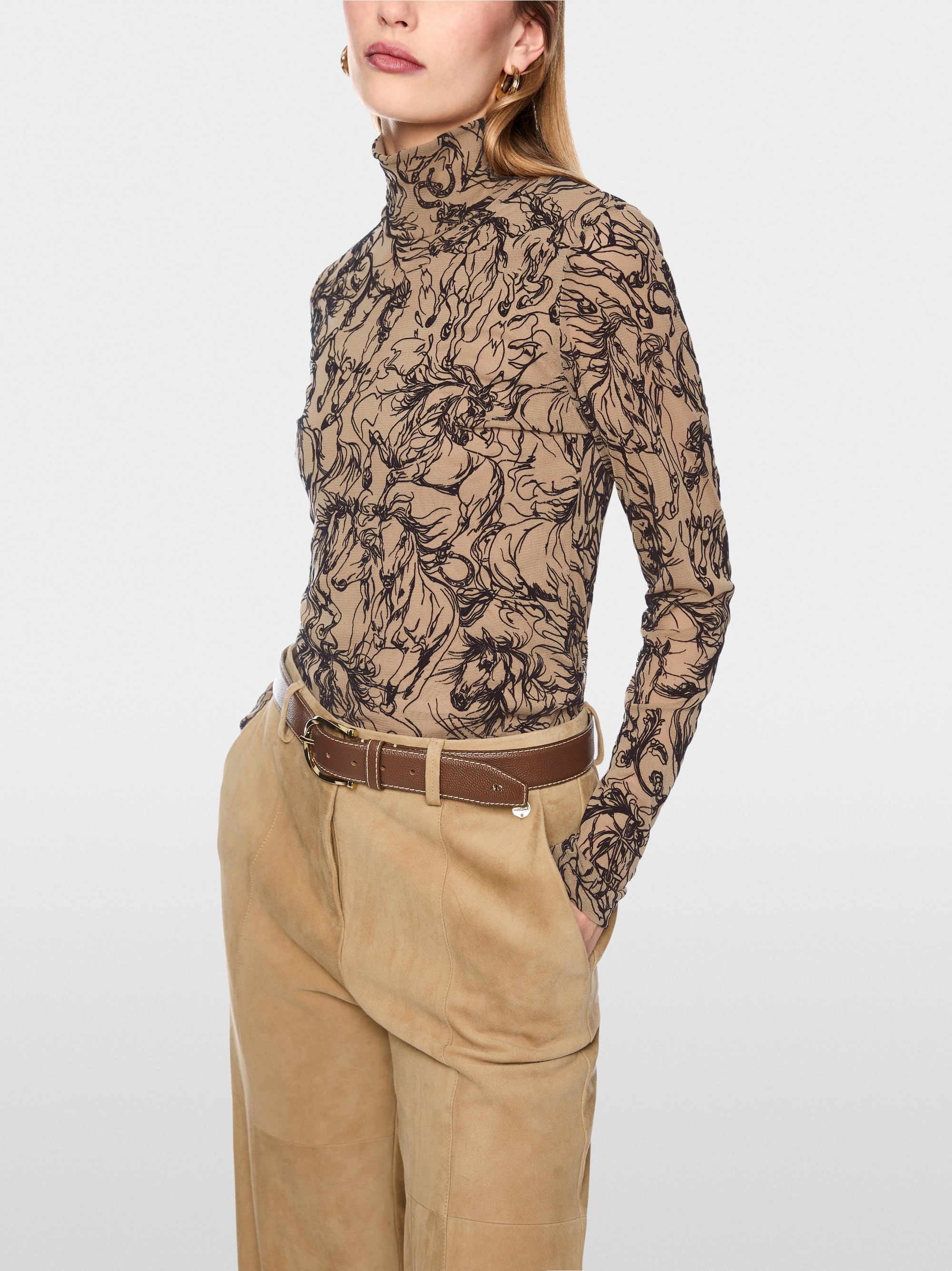 Shirt with velvet flocking