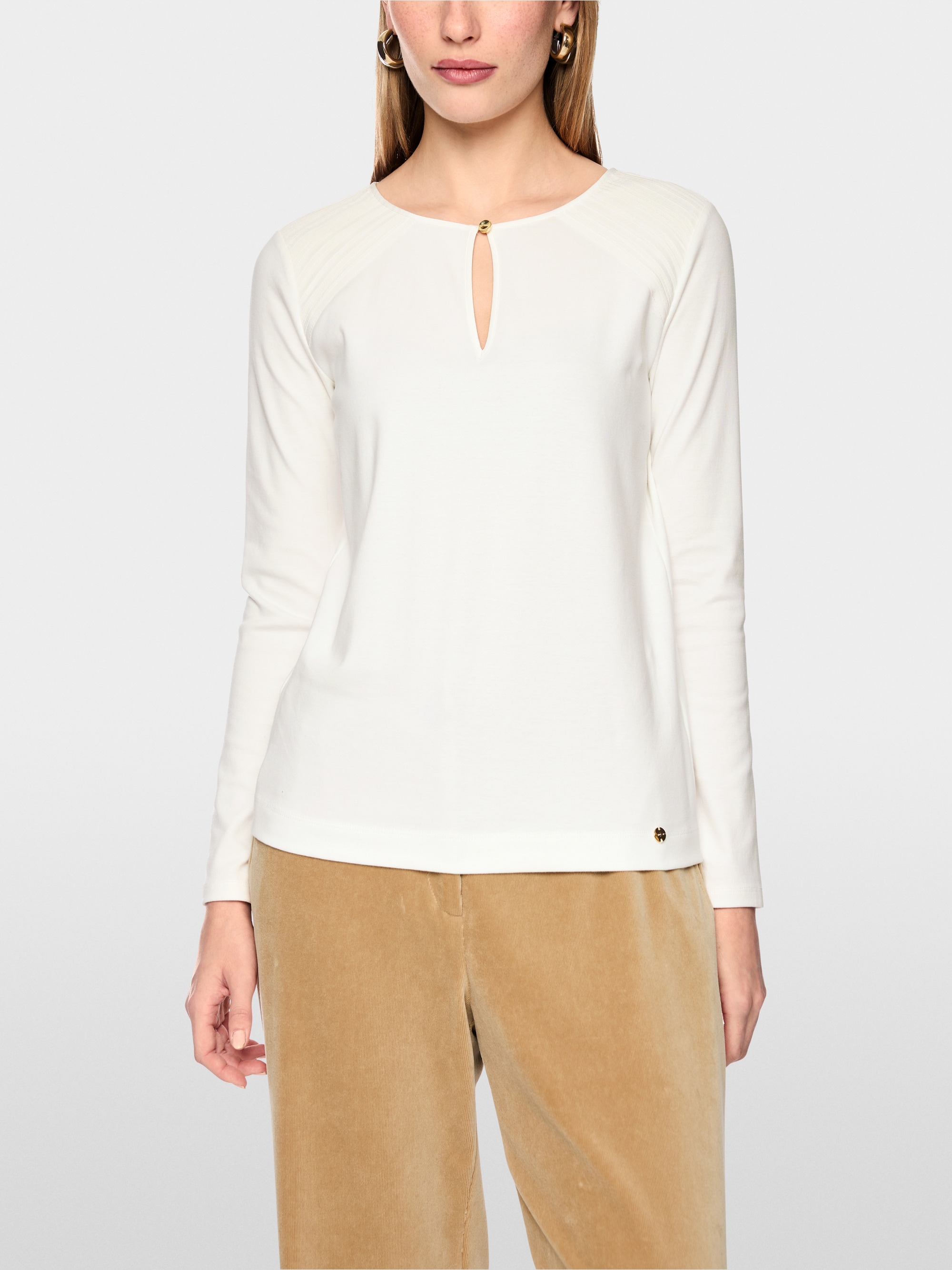 Shirt with silk piping