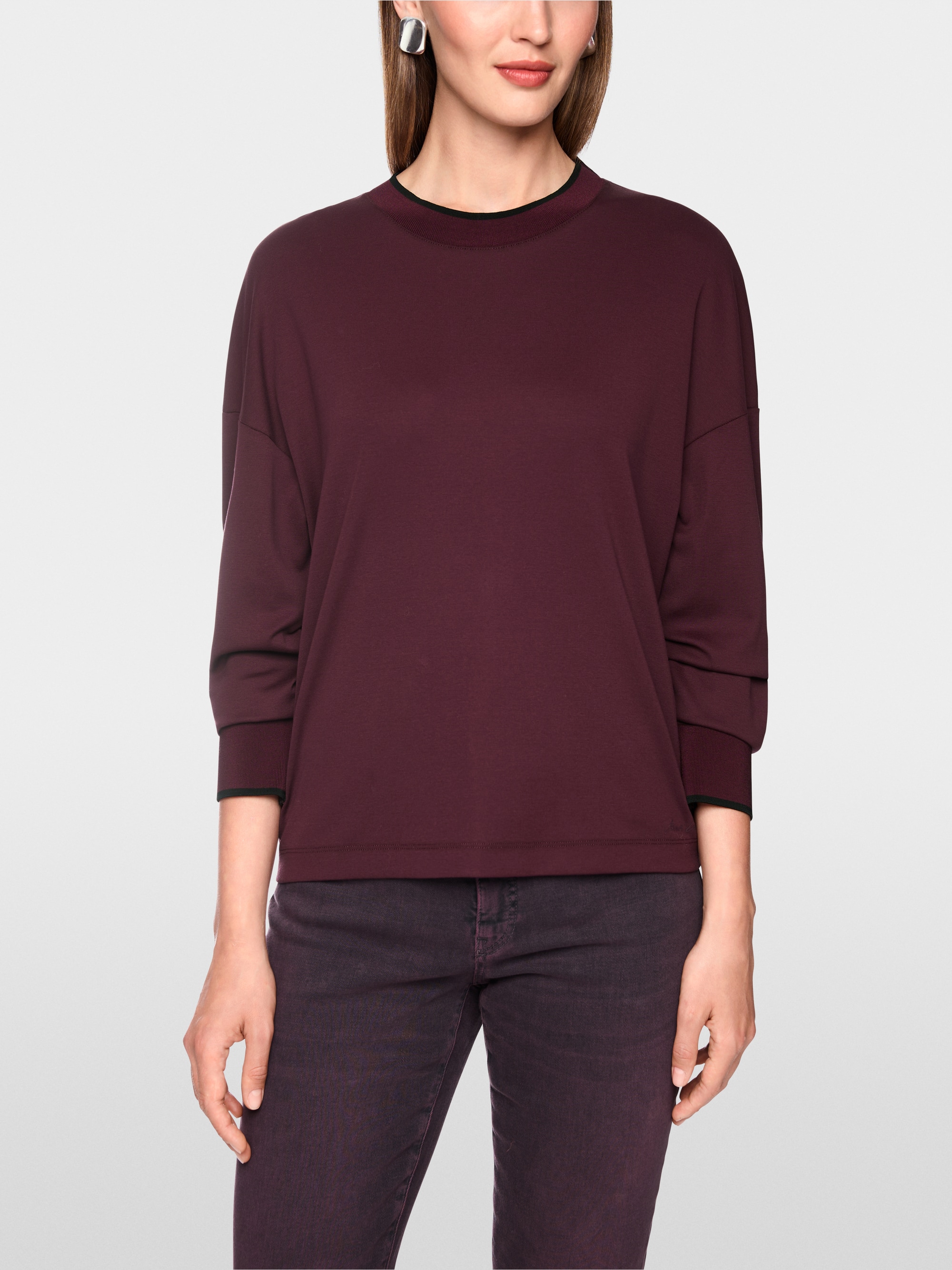 Shirt with contrasting stripes