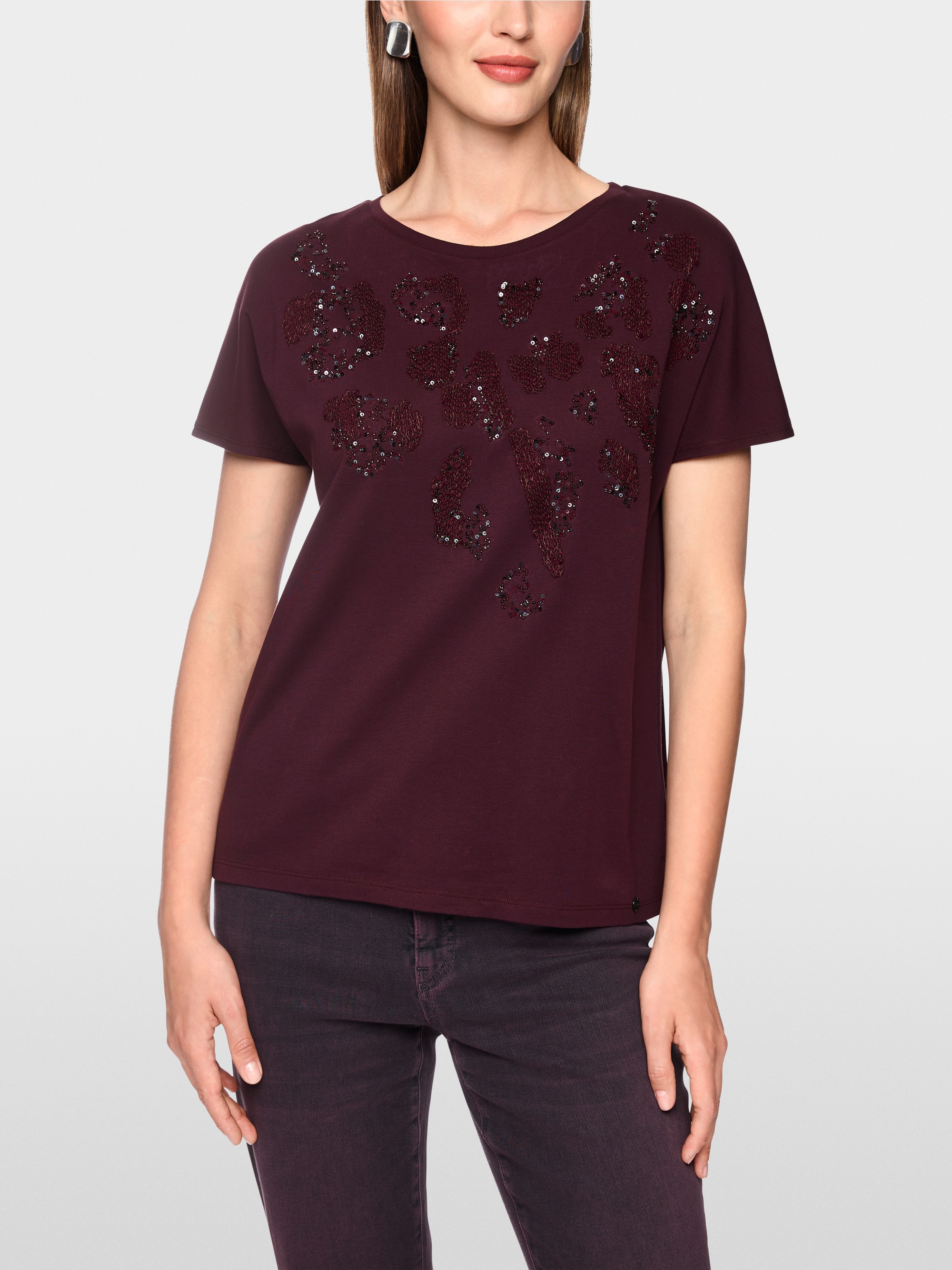T-shirt with sequinned embroidery