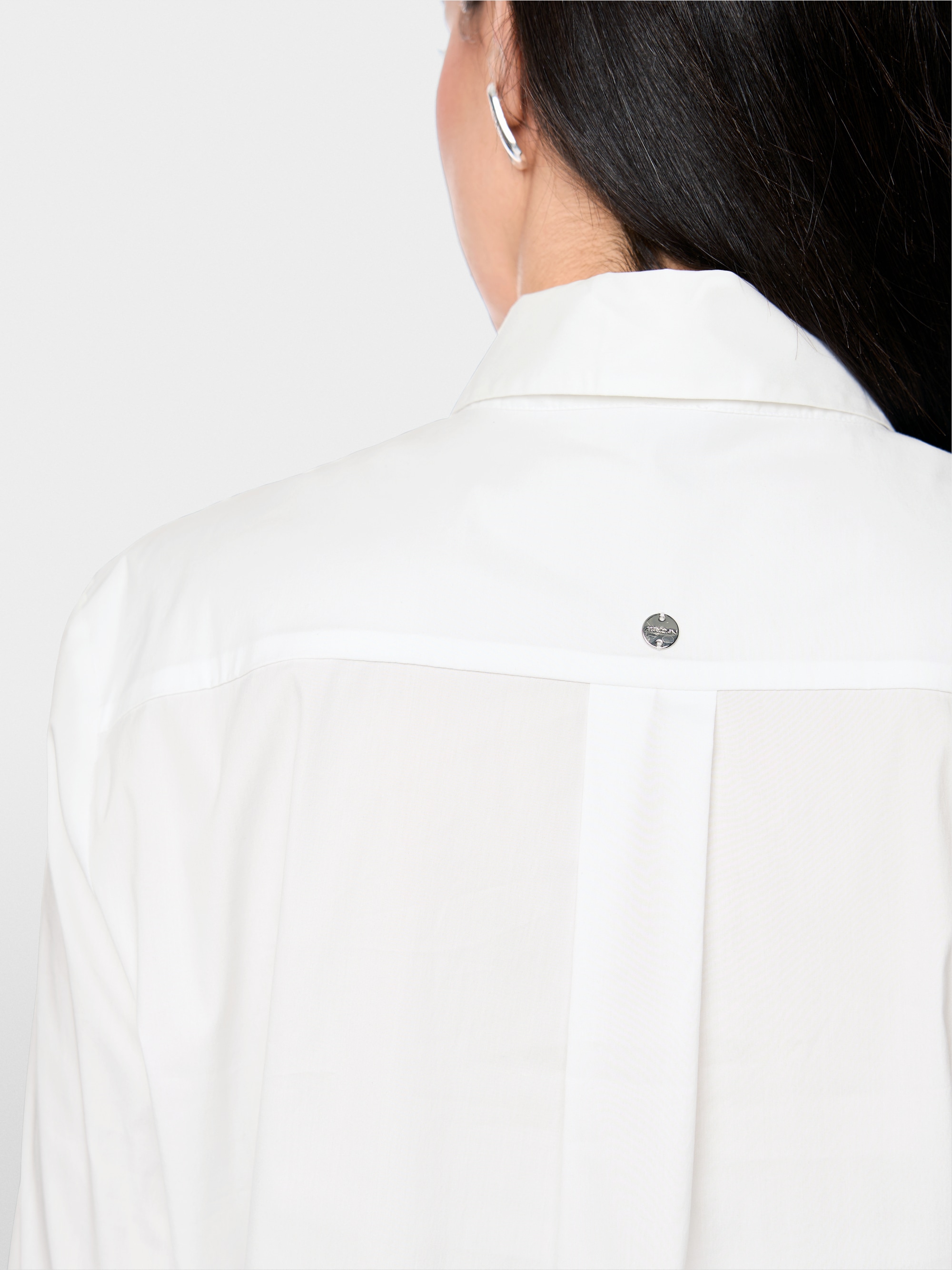 Shirt-style blouse with cufflinks