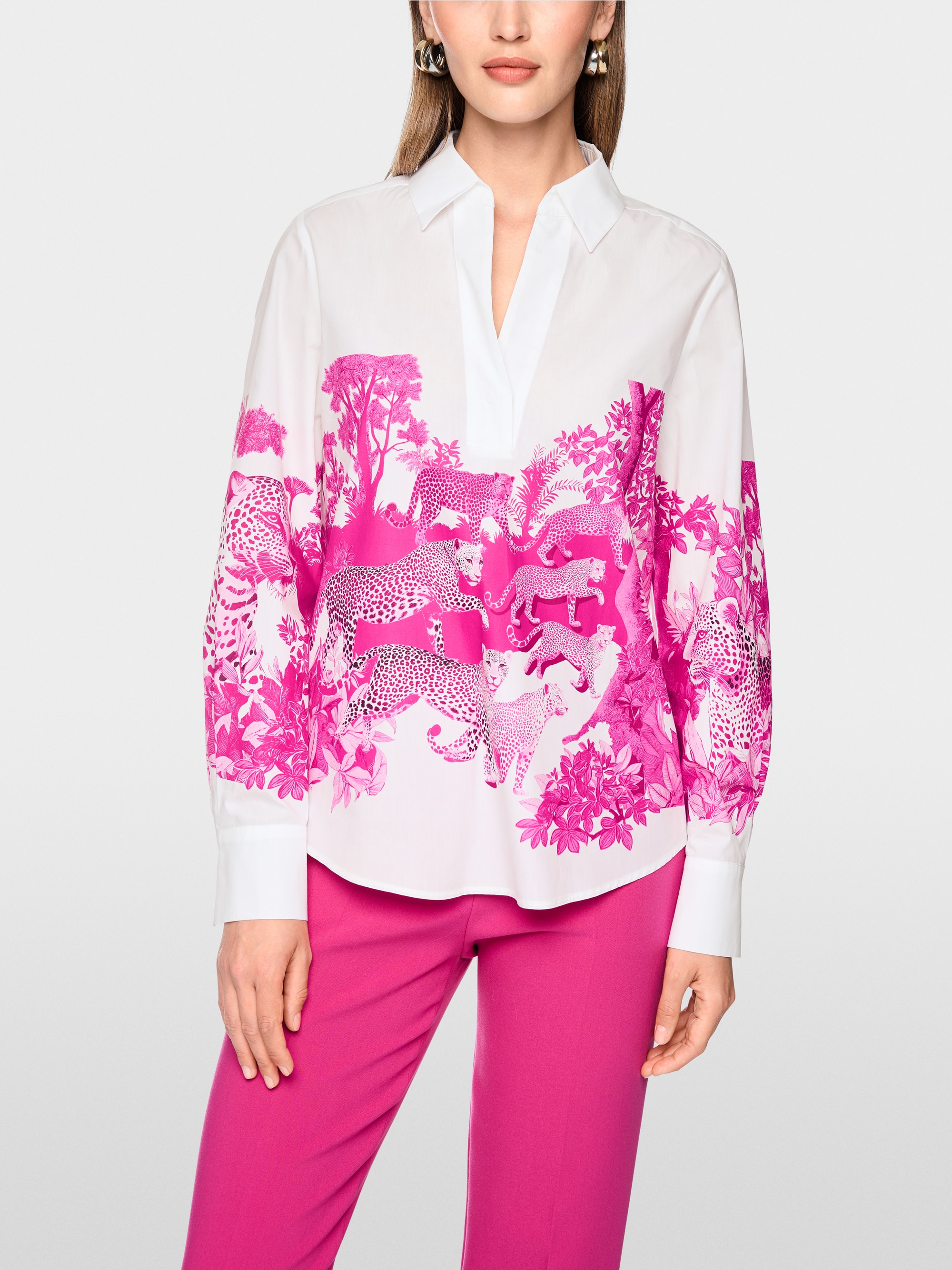 Blouse with graphic leopard print