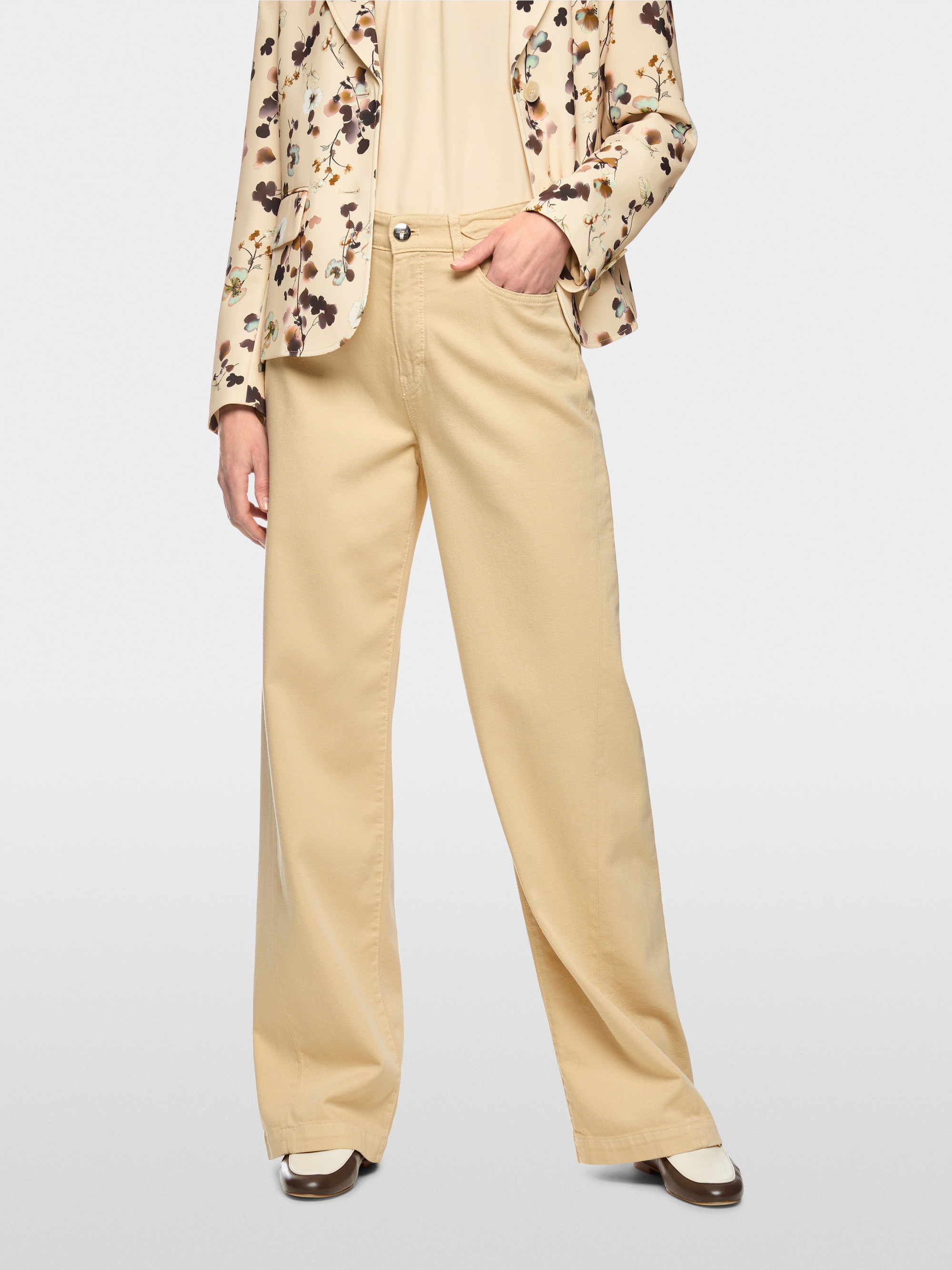 WIGAN jeans with decorative details