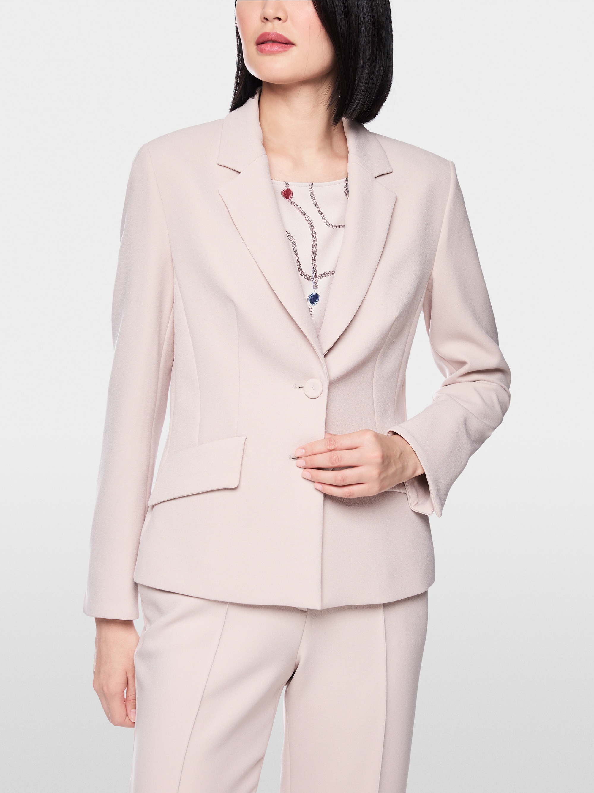 Fitted blazer with lapels