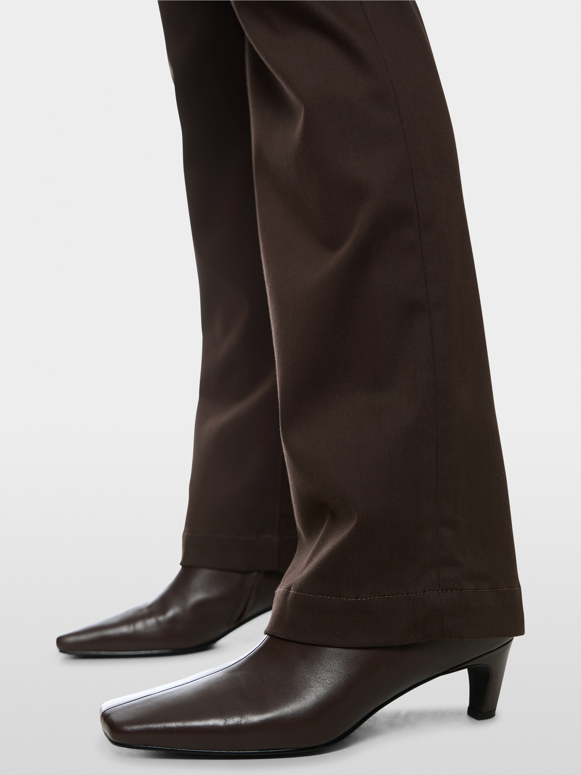 FARO feminine fit trousers