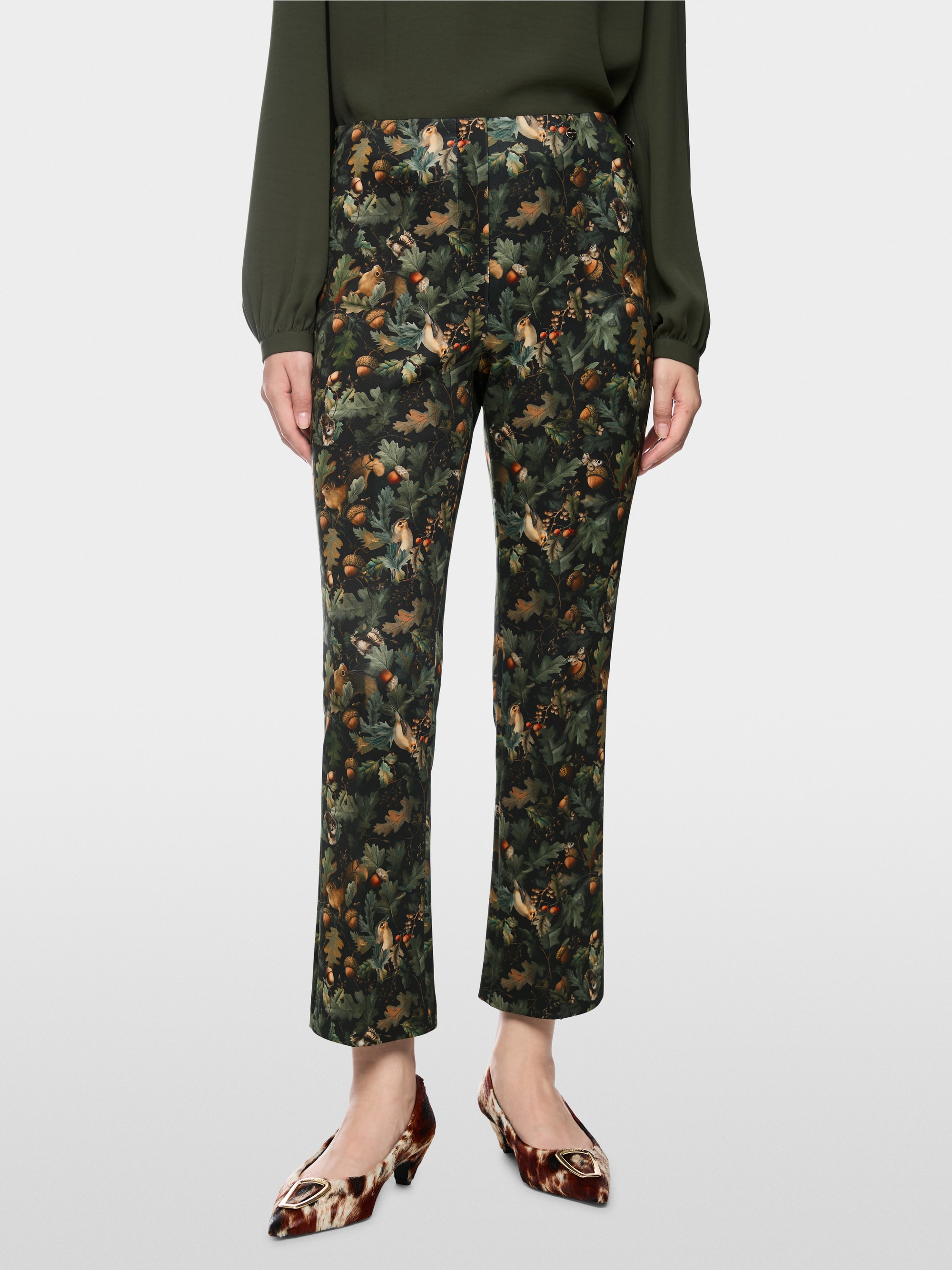 FREDERICA trousers in a feminine fit