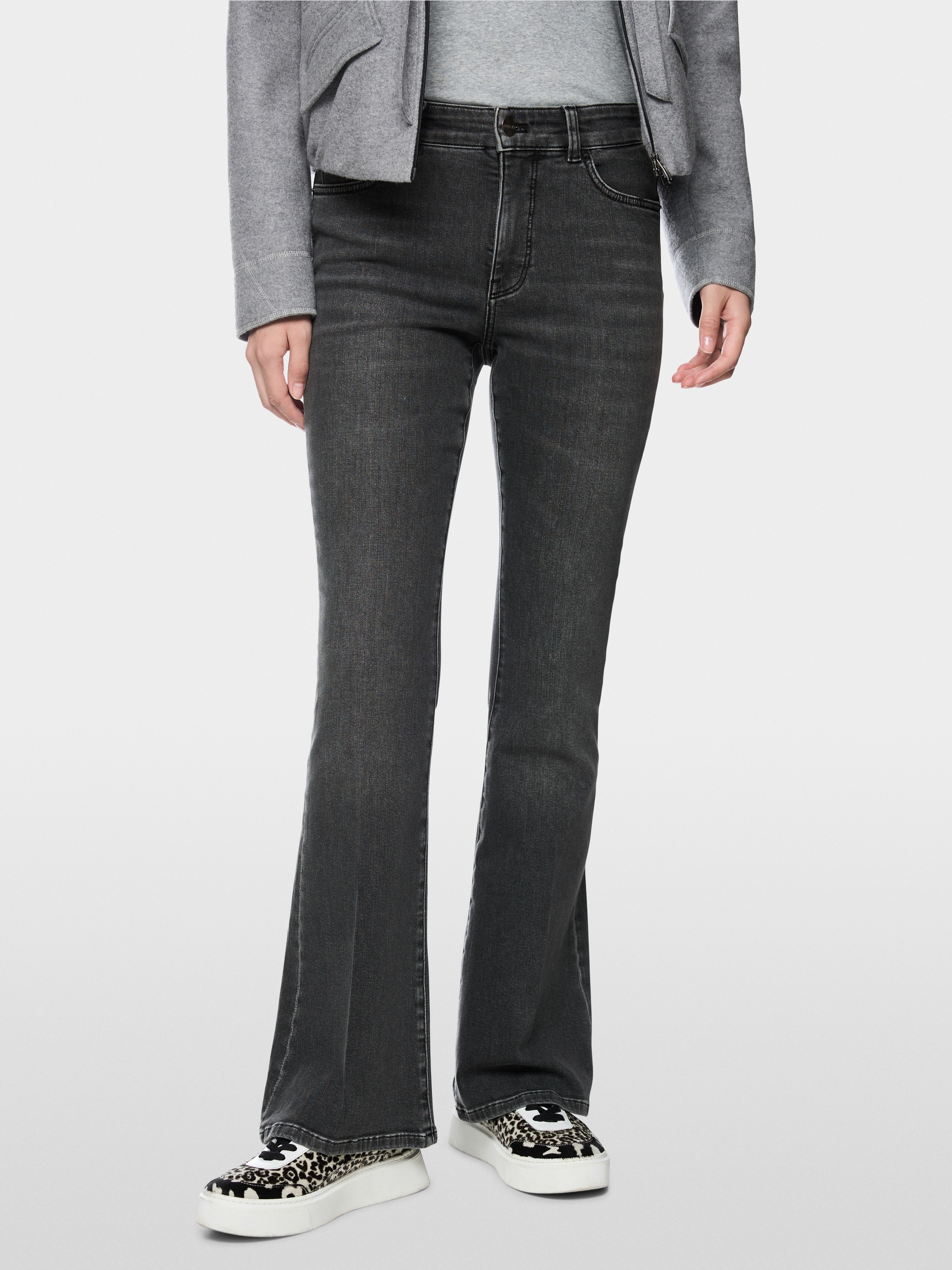 FRENDA feminine fit flared jeans