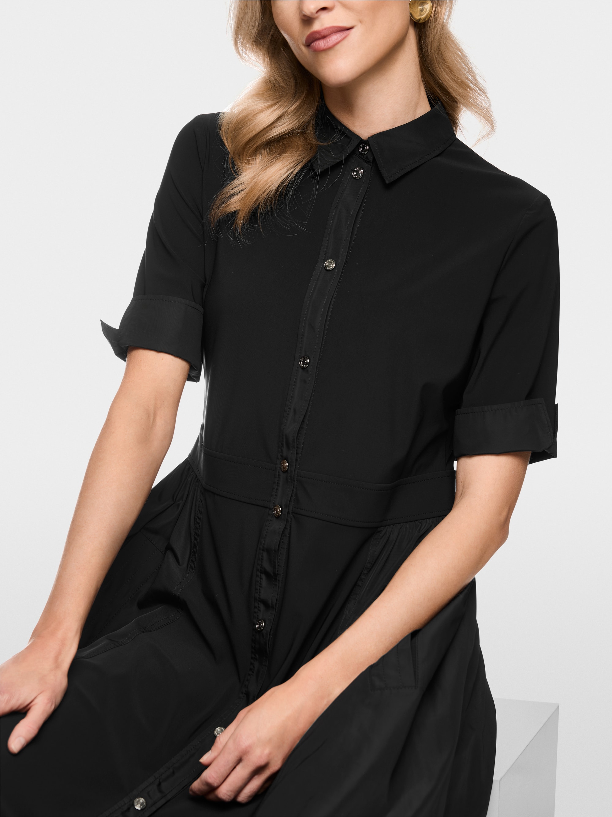 Robe mi-longue en tissu extensible