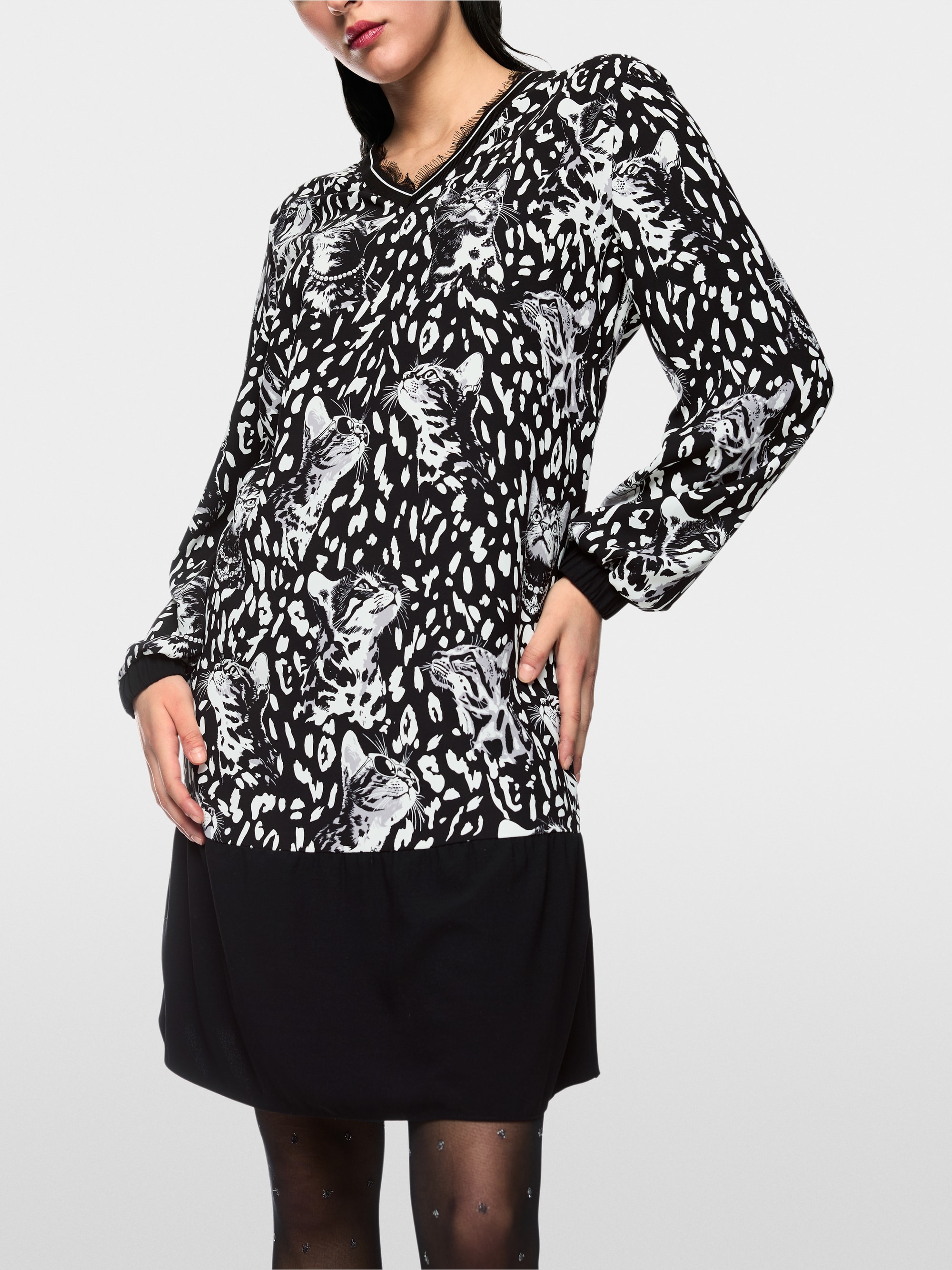 Dress with print and flounce