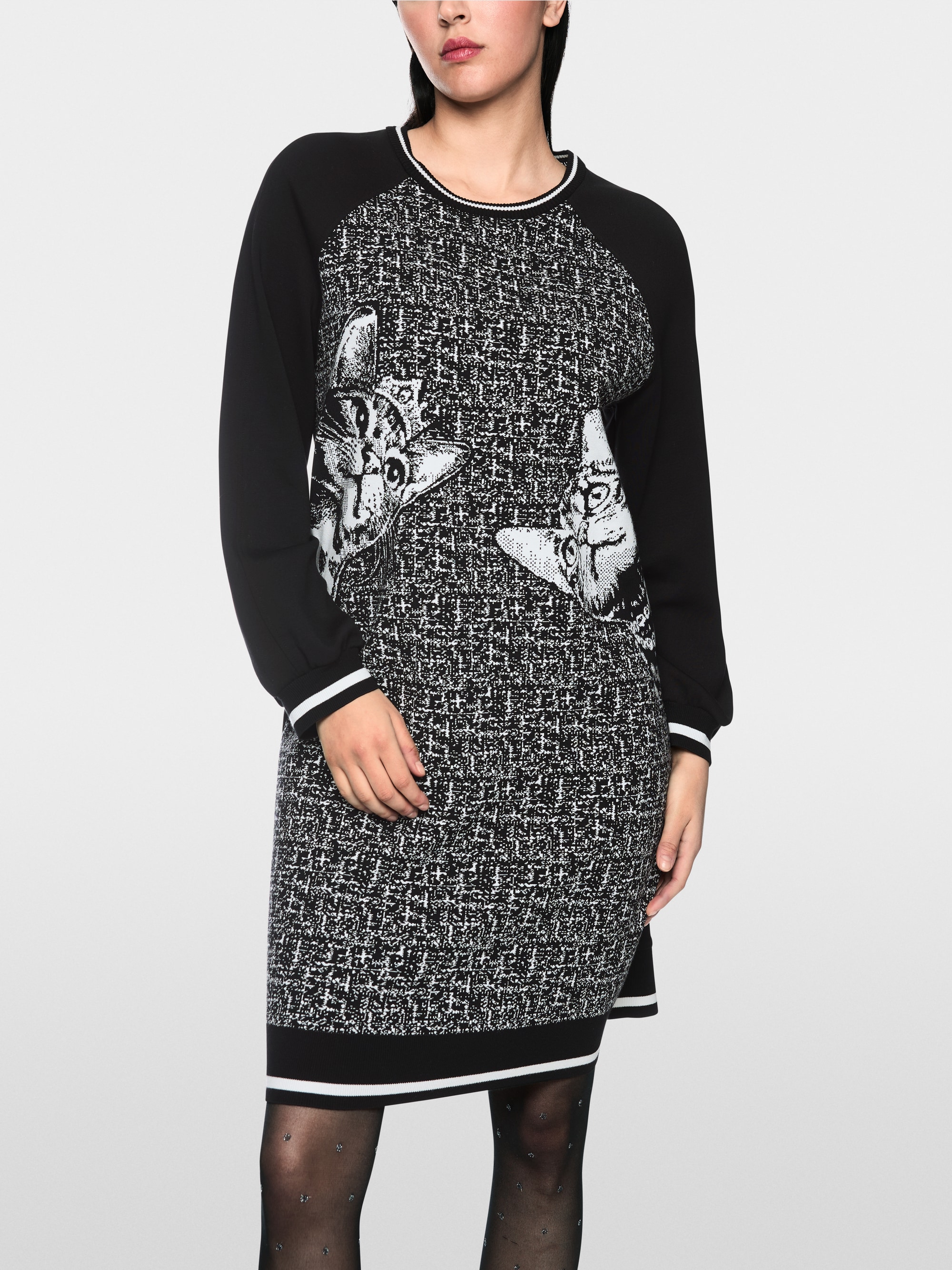 ‘Knitted in Germany’ print dress