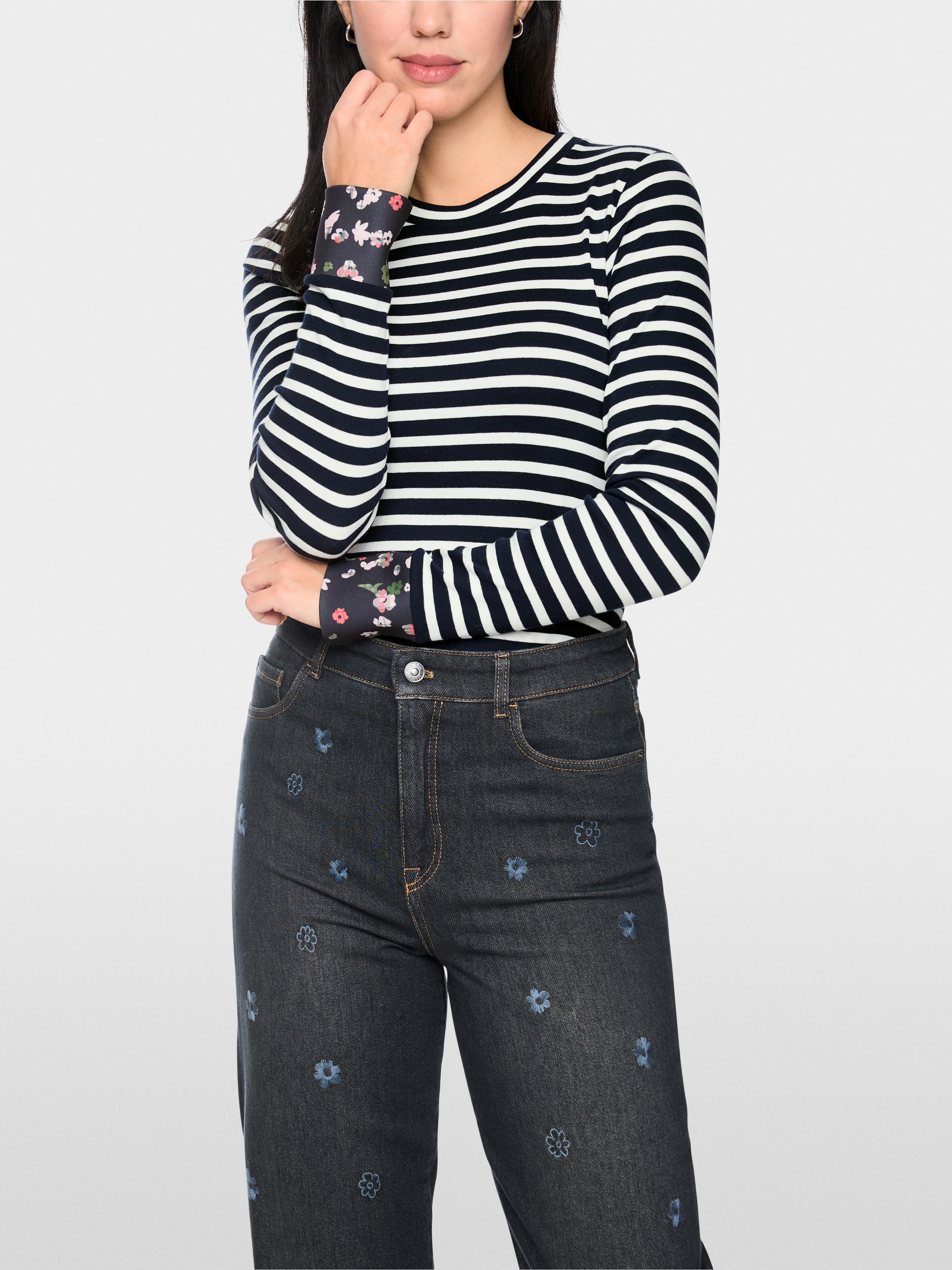Long-sleeved shirt with striped look