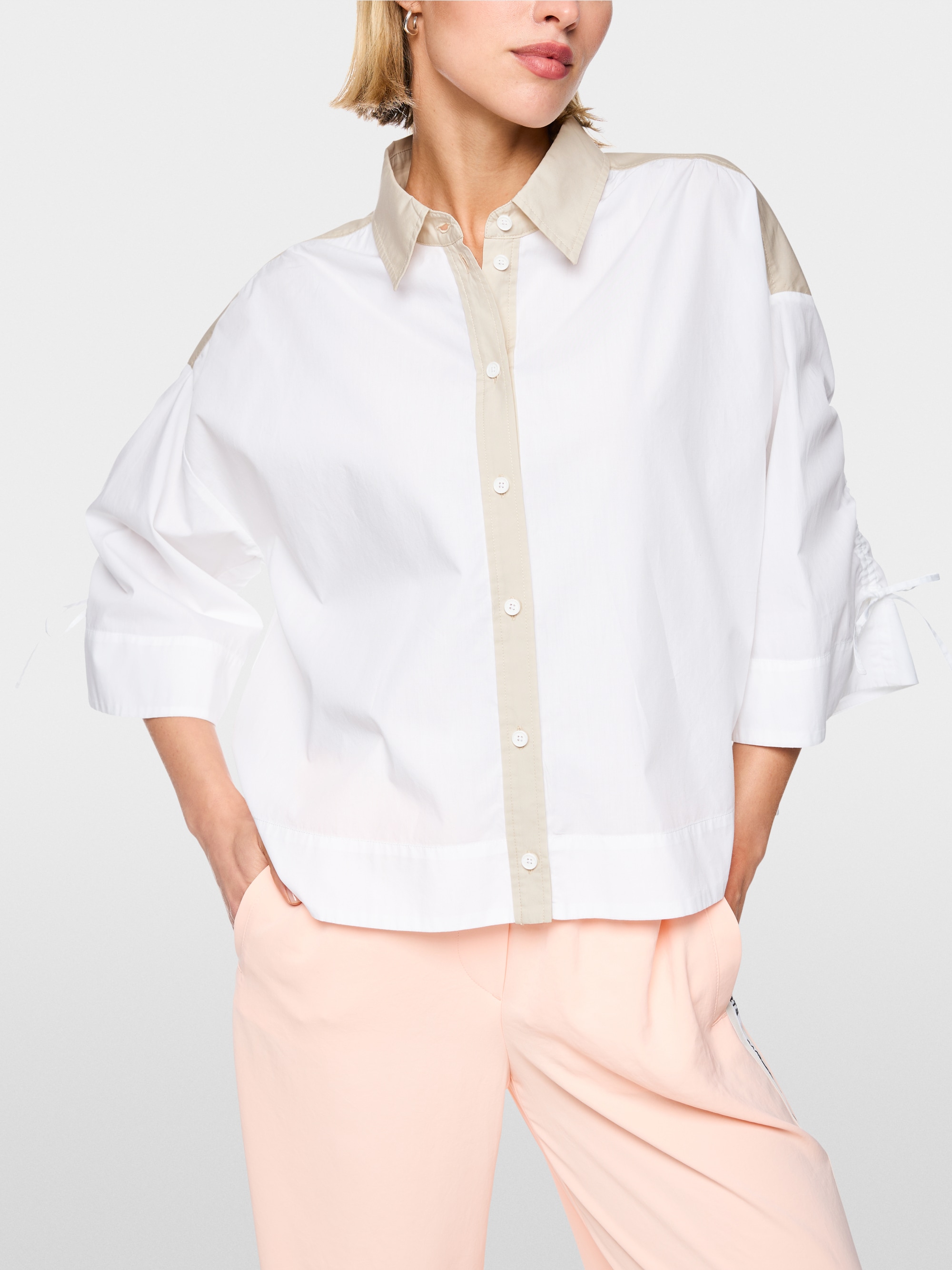 Blouse courte en coton avec détails contrastés
