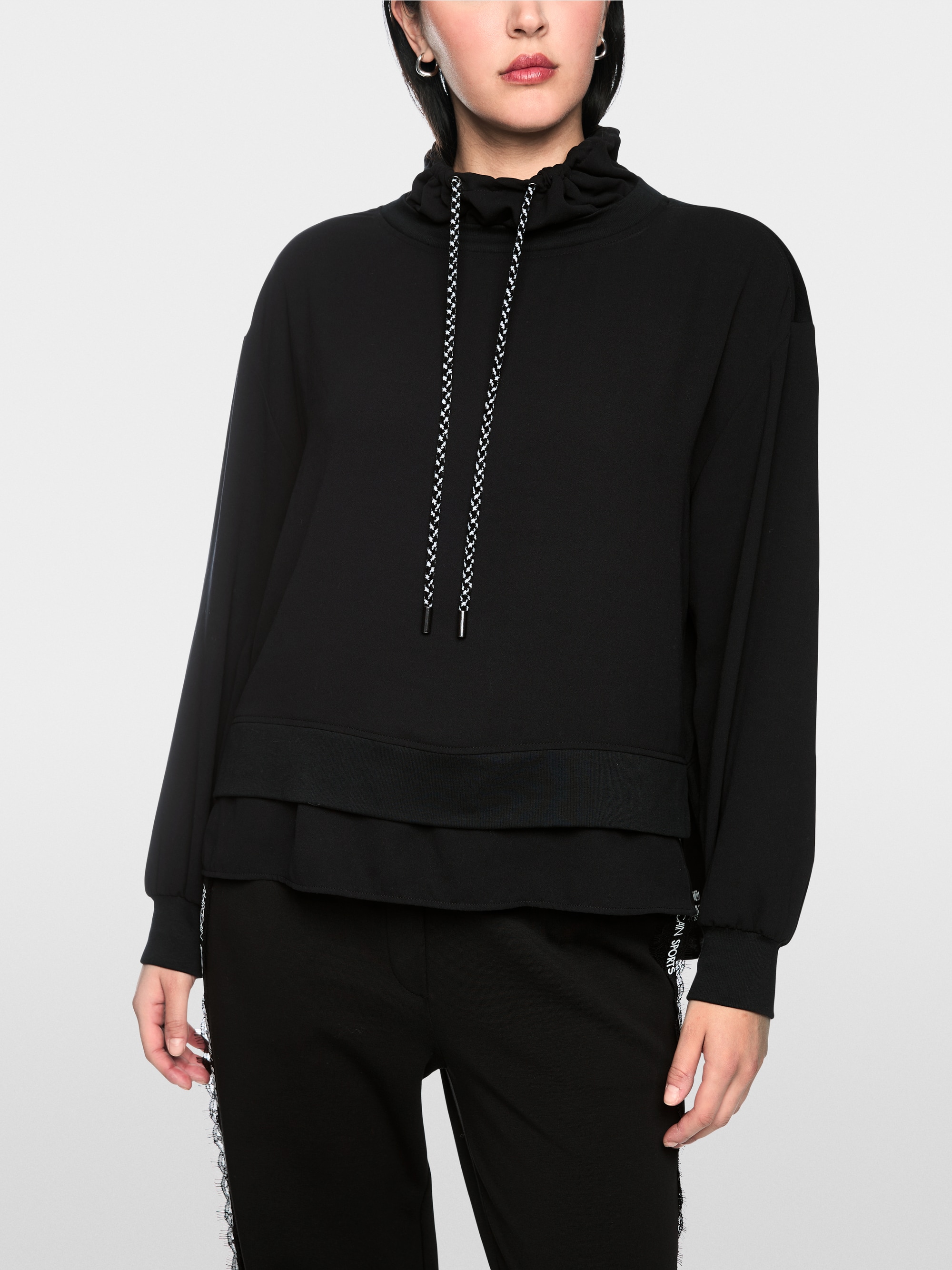 Loose-fitting blouse