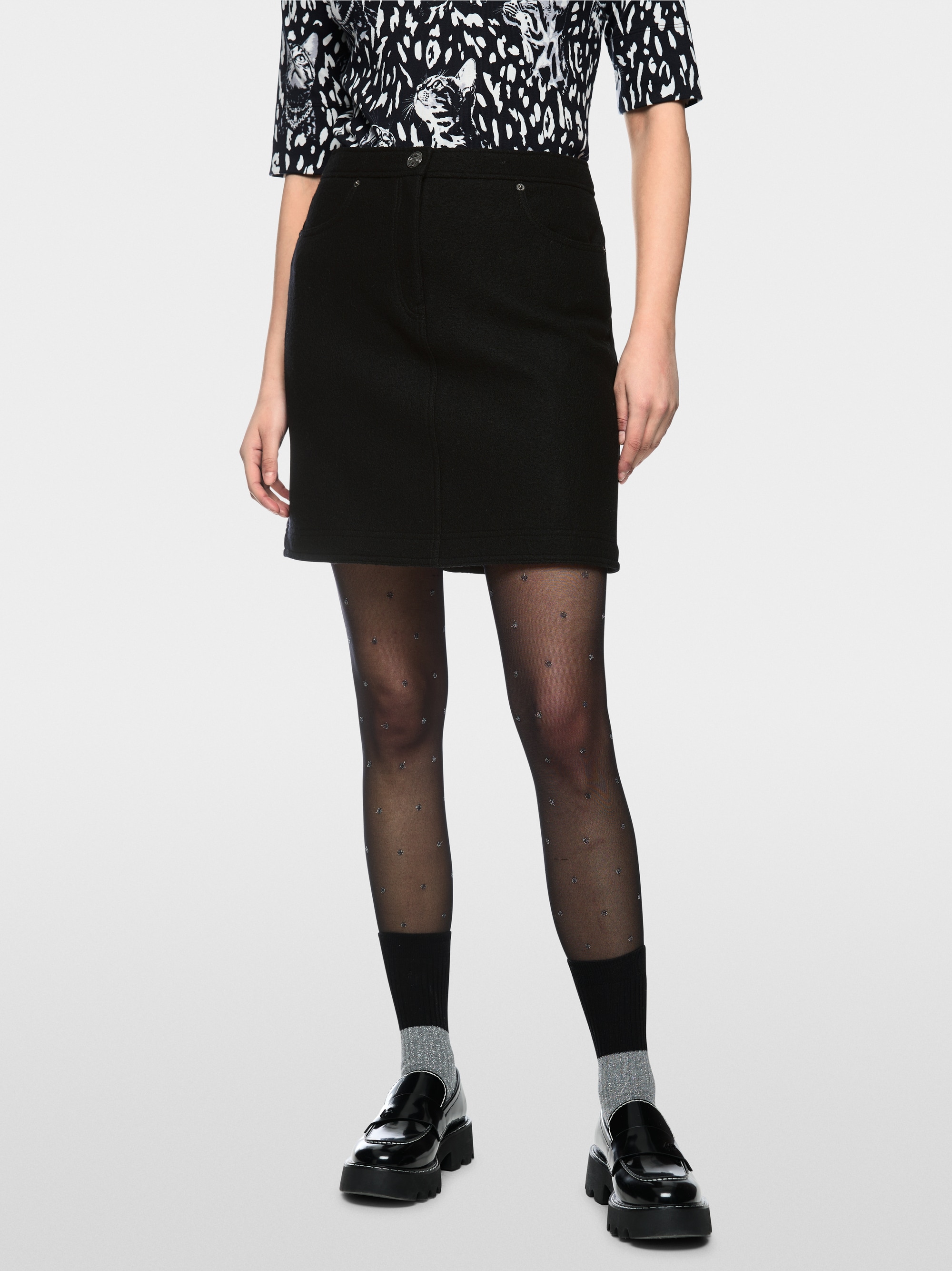 New wool mini skirt