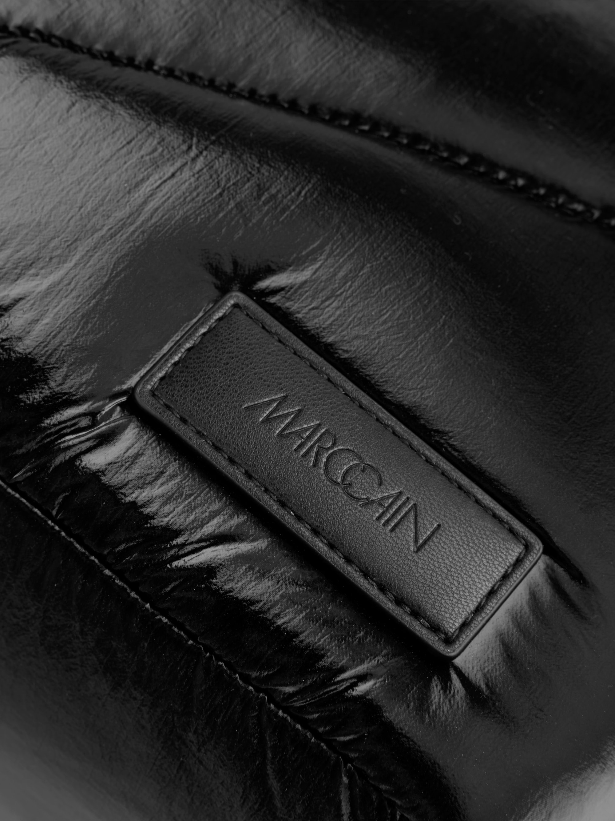 Padded shopper with metallic effect
