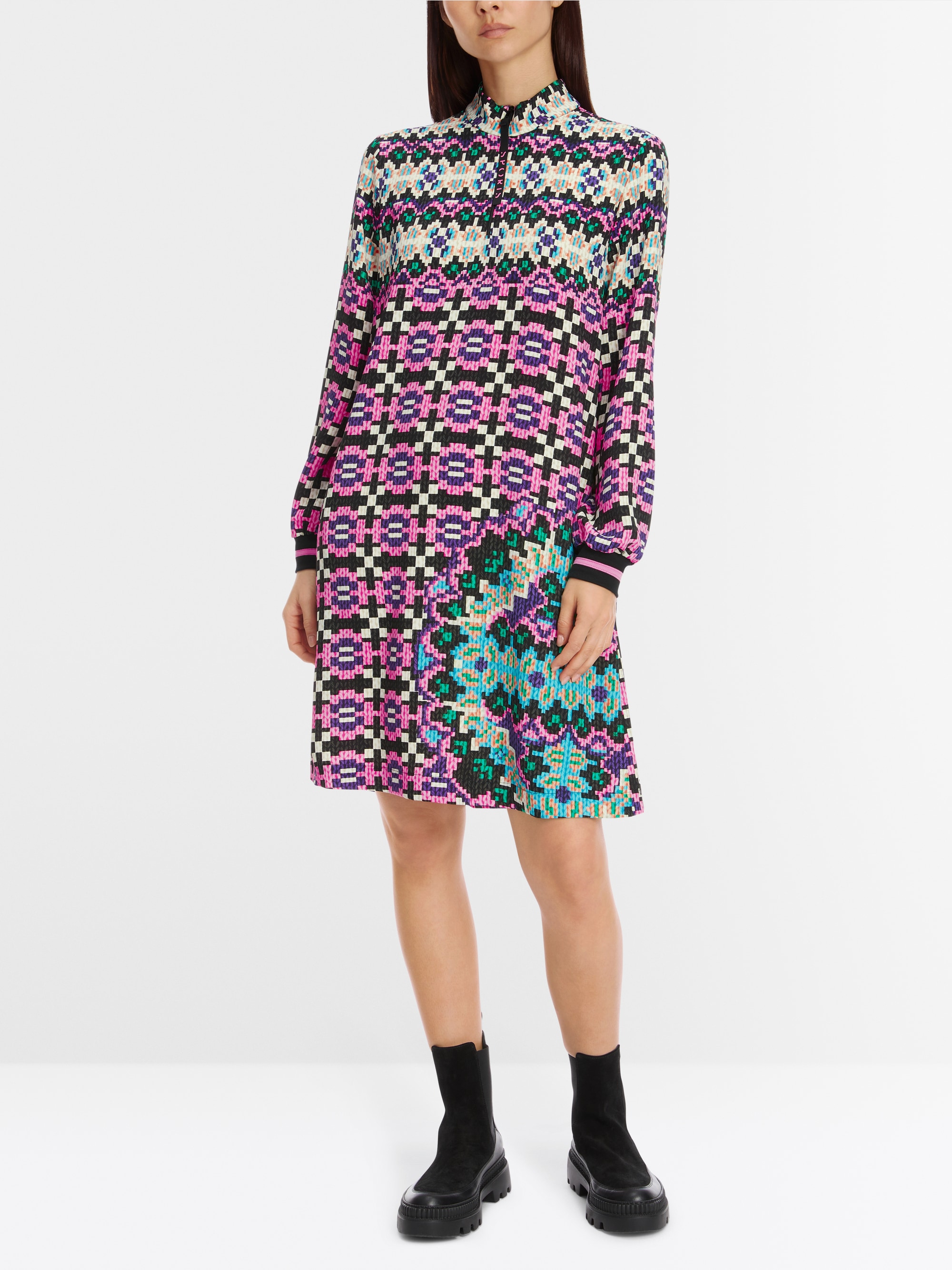 Knielanges Kleid