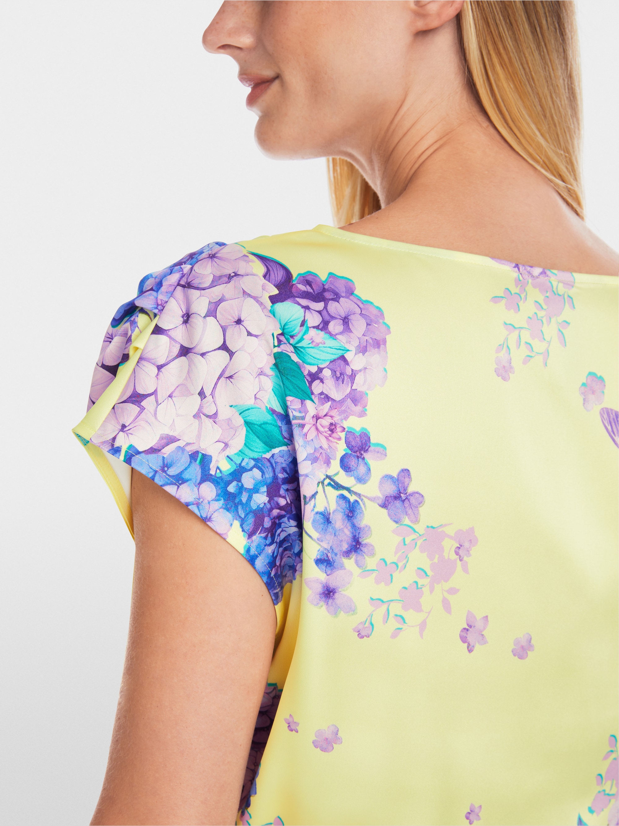 Satinbluse mit Print "Rethink Together"