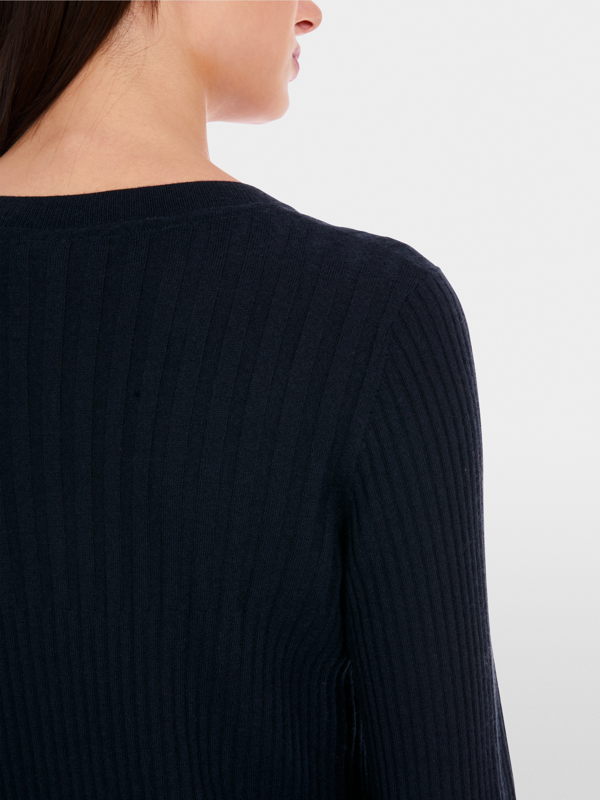 Körpernaher Sweater "Rethink Together"
