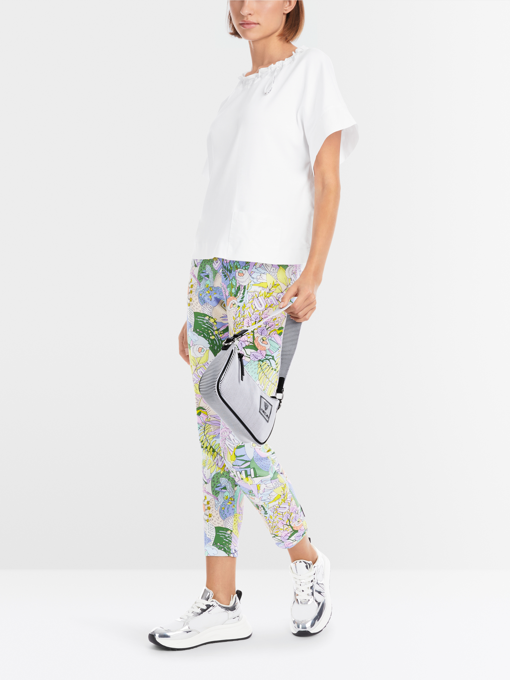 Casual T-shirt with drawstring