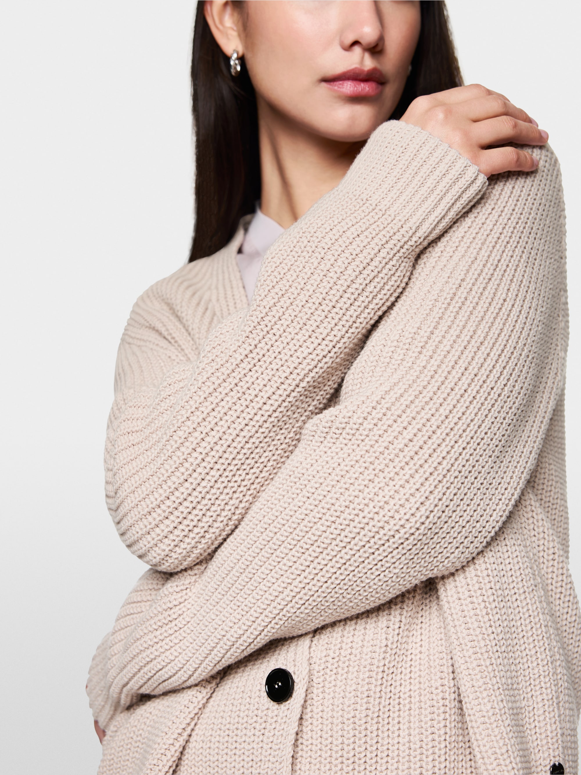 Ribbed cardigan knitted in Germany