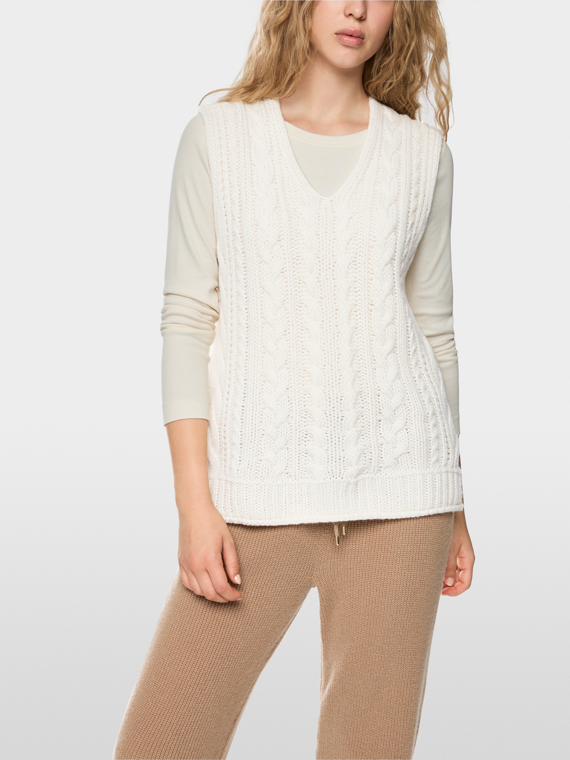 Spencer Knitted in Germany