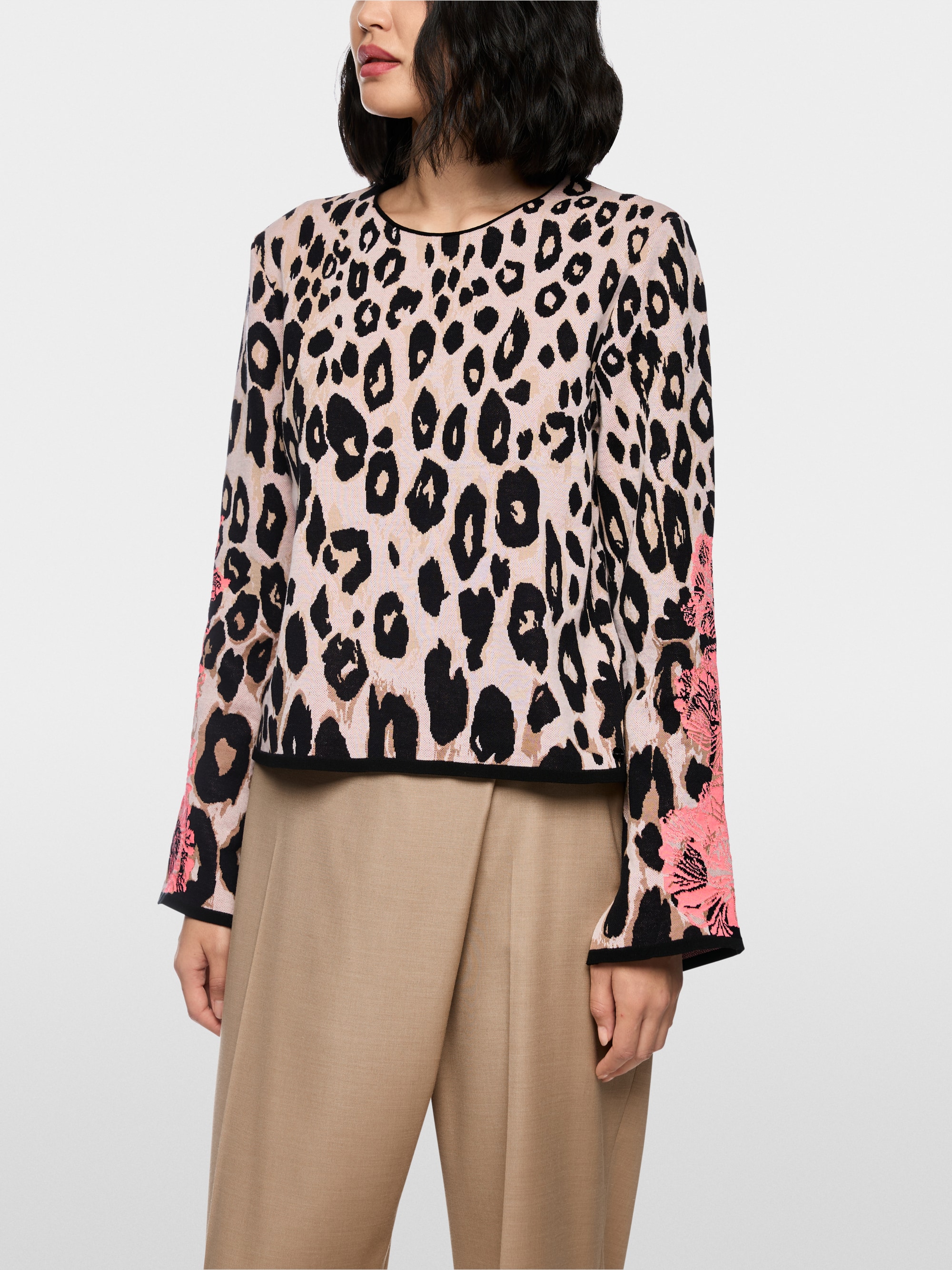 Bloementrui met luipaardprint Knitted in Germany