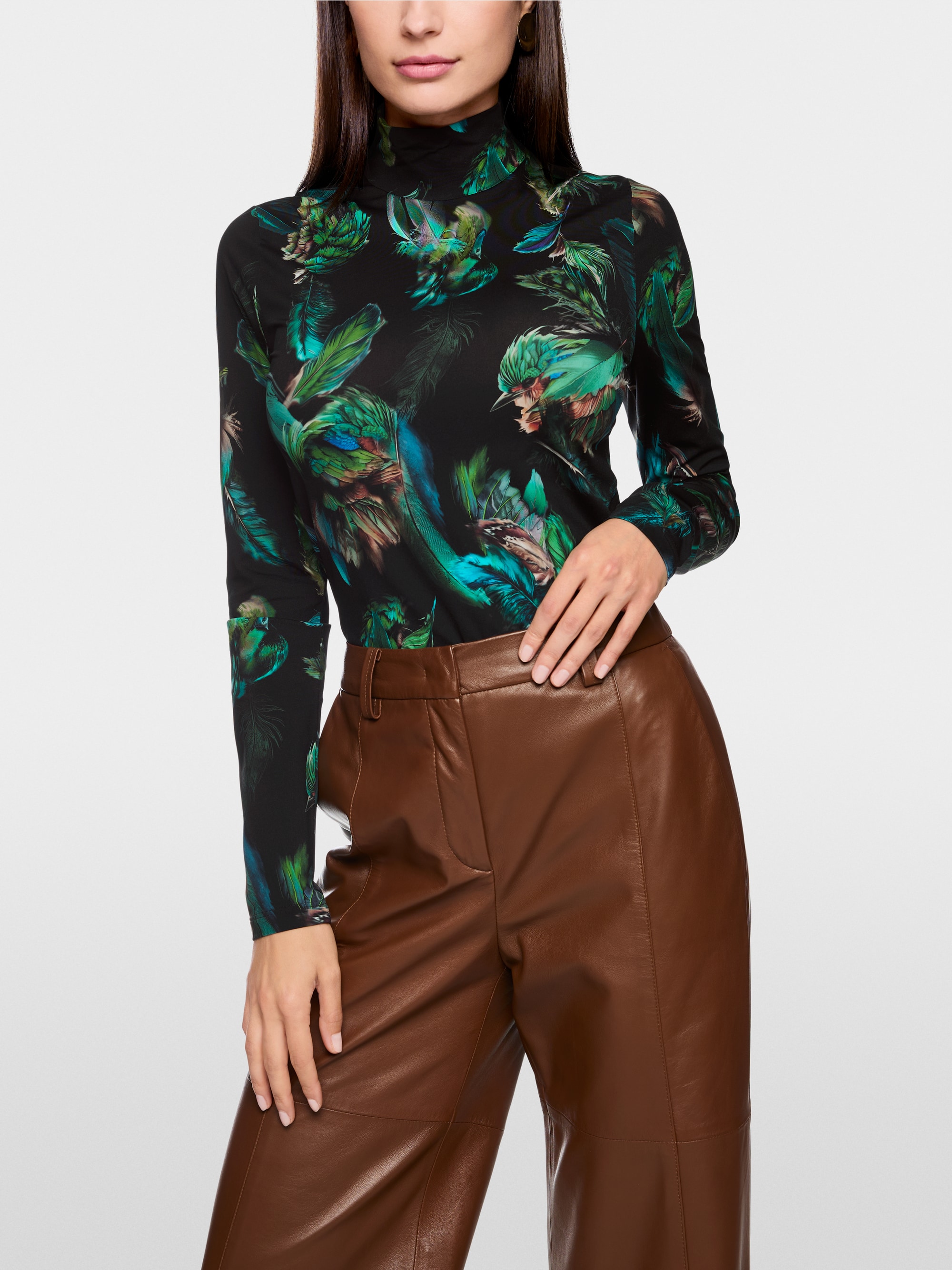Stretch-Shirt mit Federn-Print