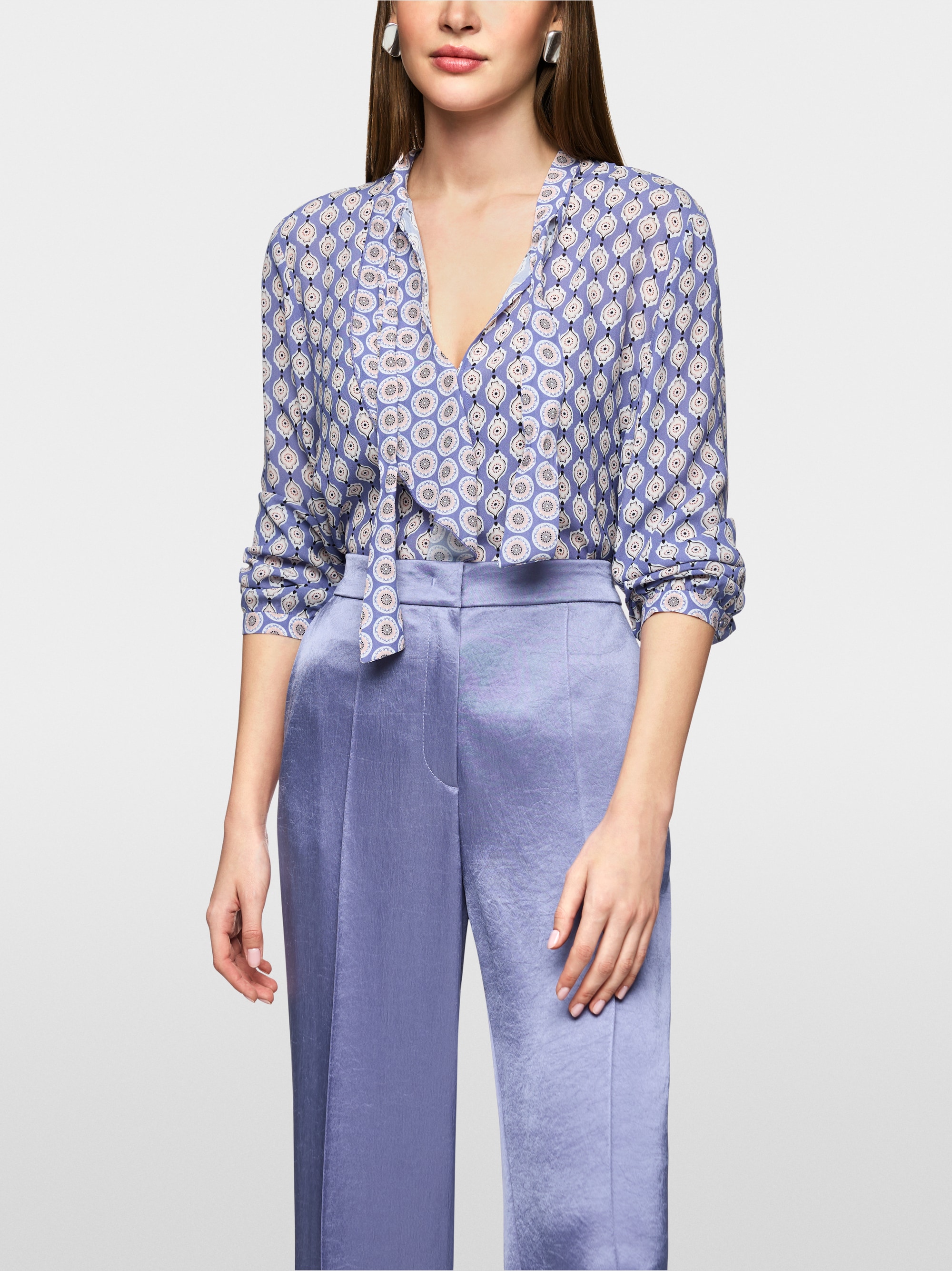 Luftige Schluppen-Bluse mit Volant