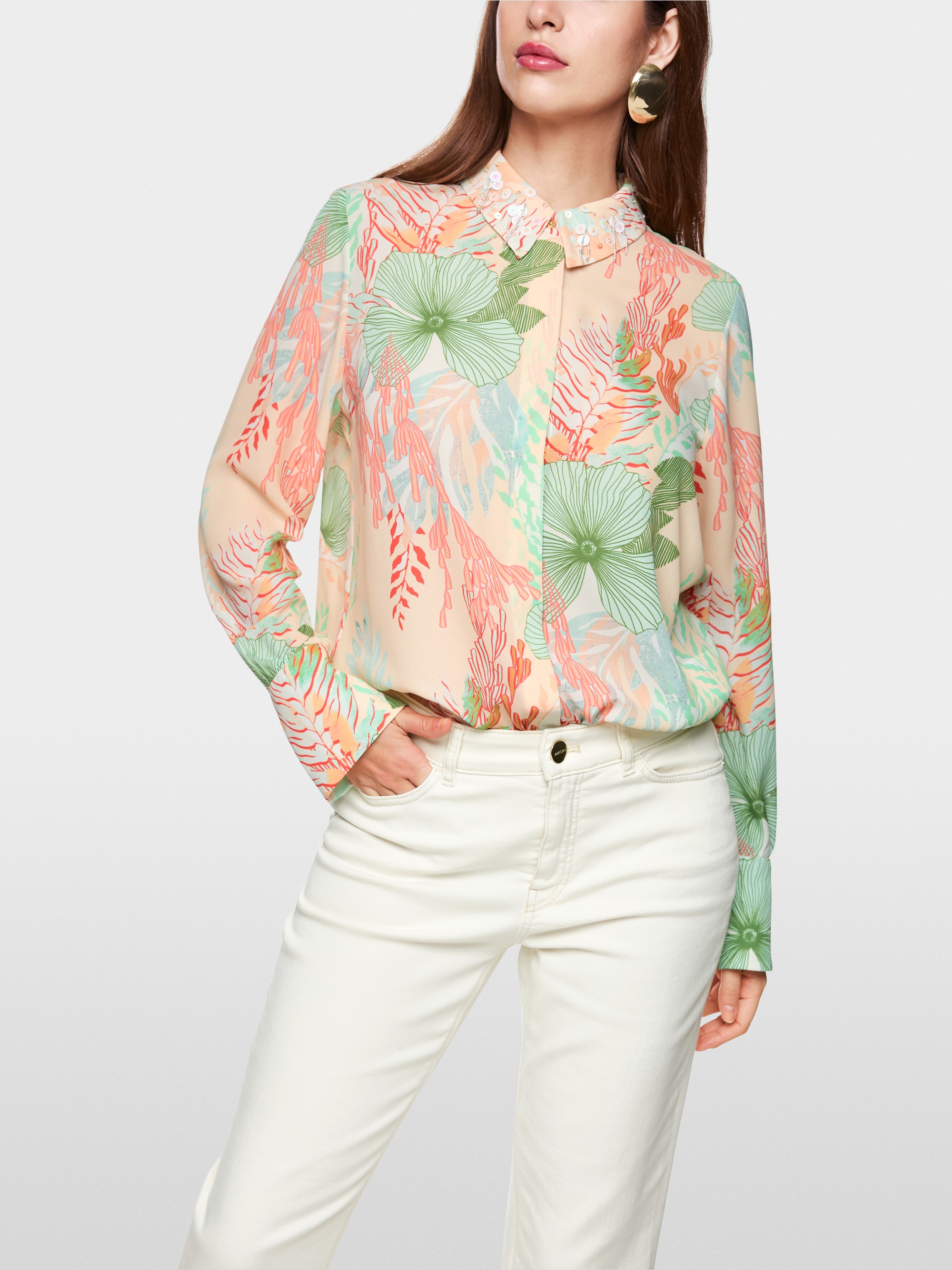 Blouse with floral pattern