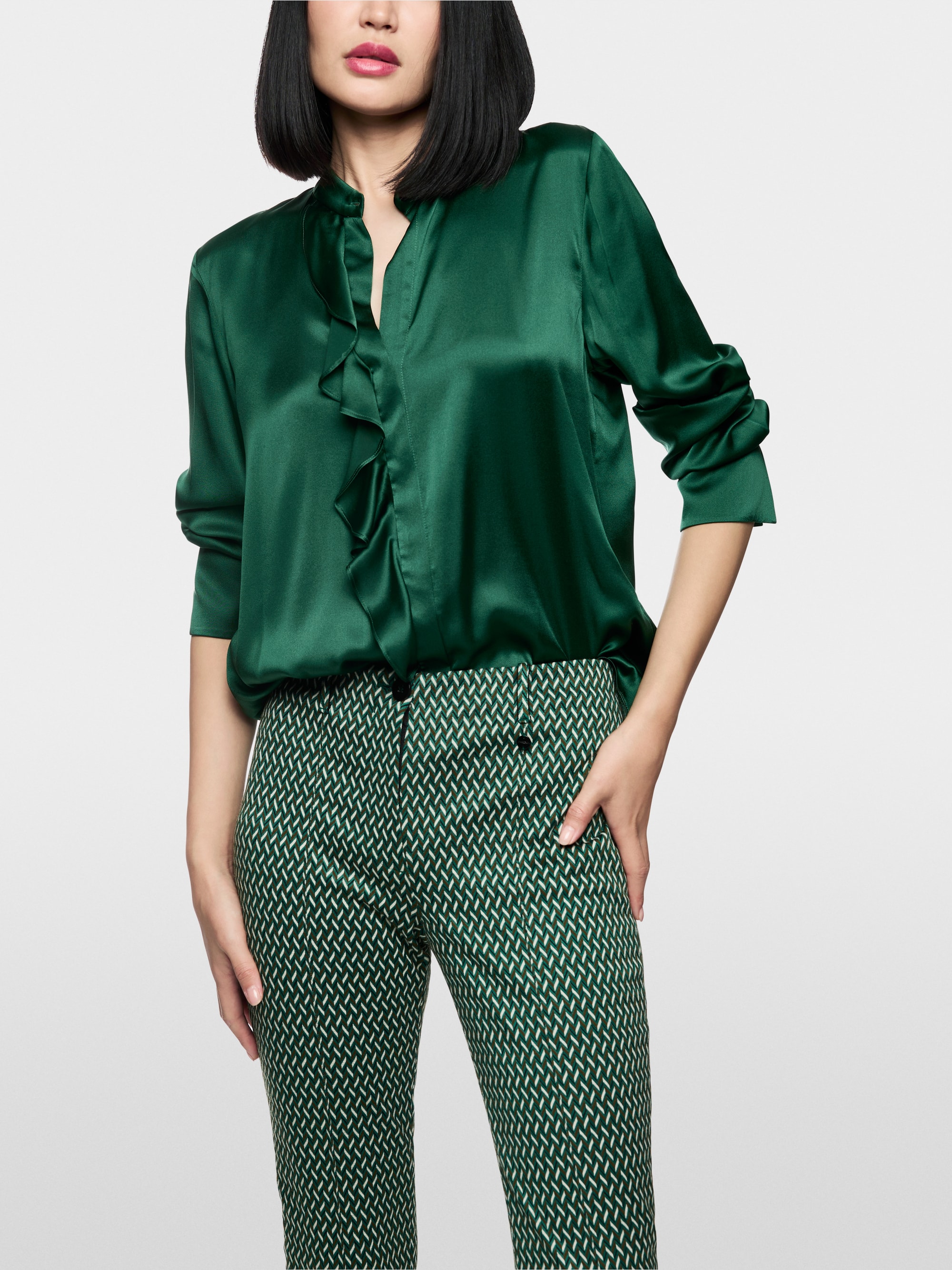 Seidenbluse mit Volant