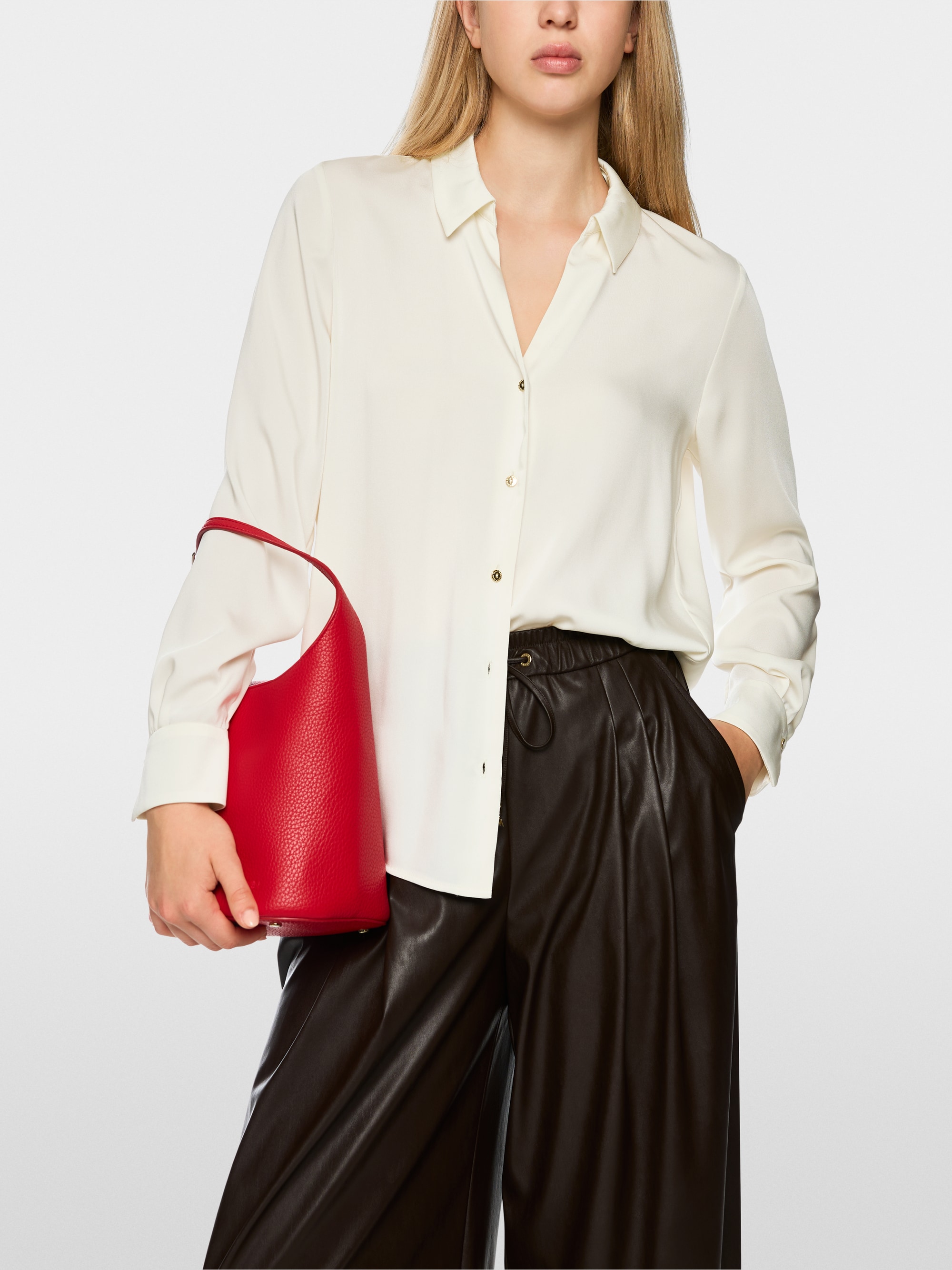 Hemdbluse mit Schmuckknöpfen