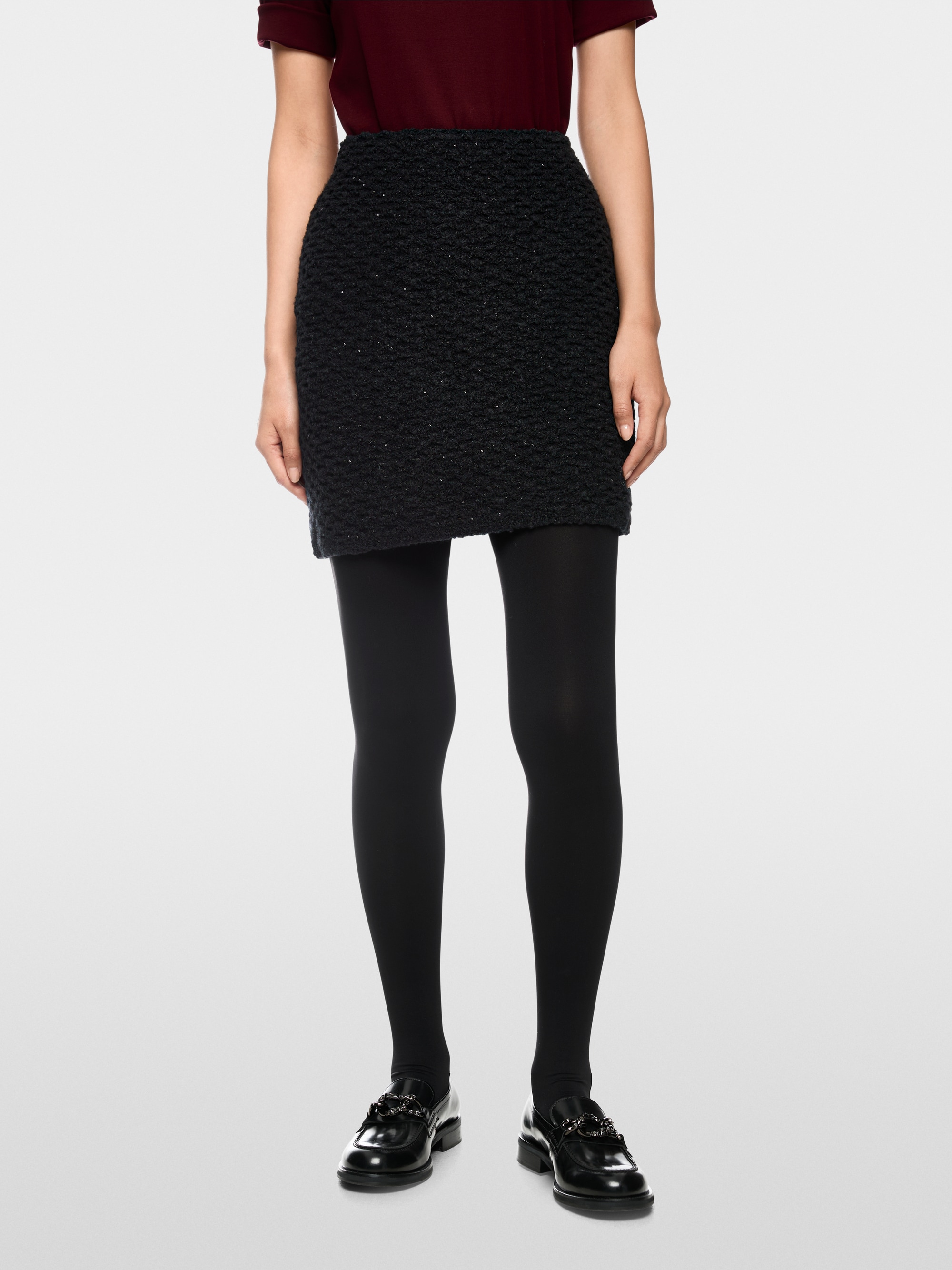 Knitted in Germany figure-hugging skirt