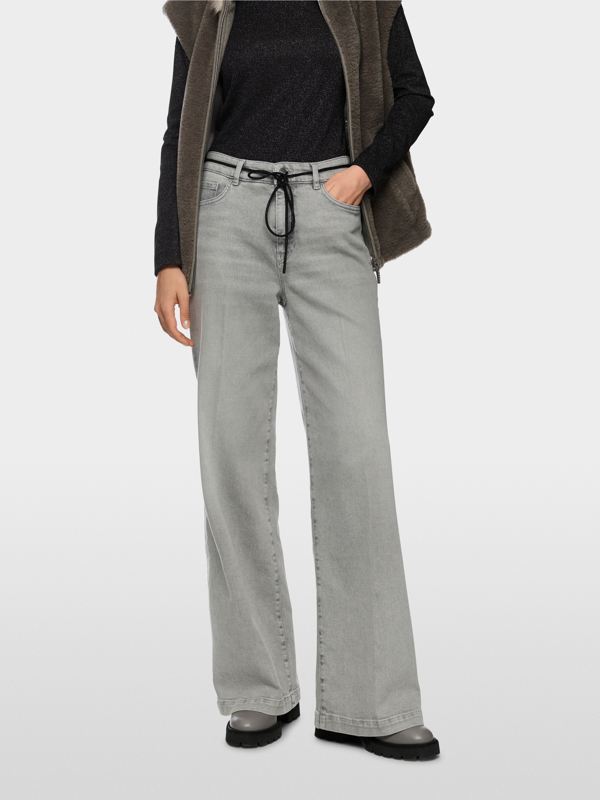 Jeans WARRI coupe large avec broderie