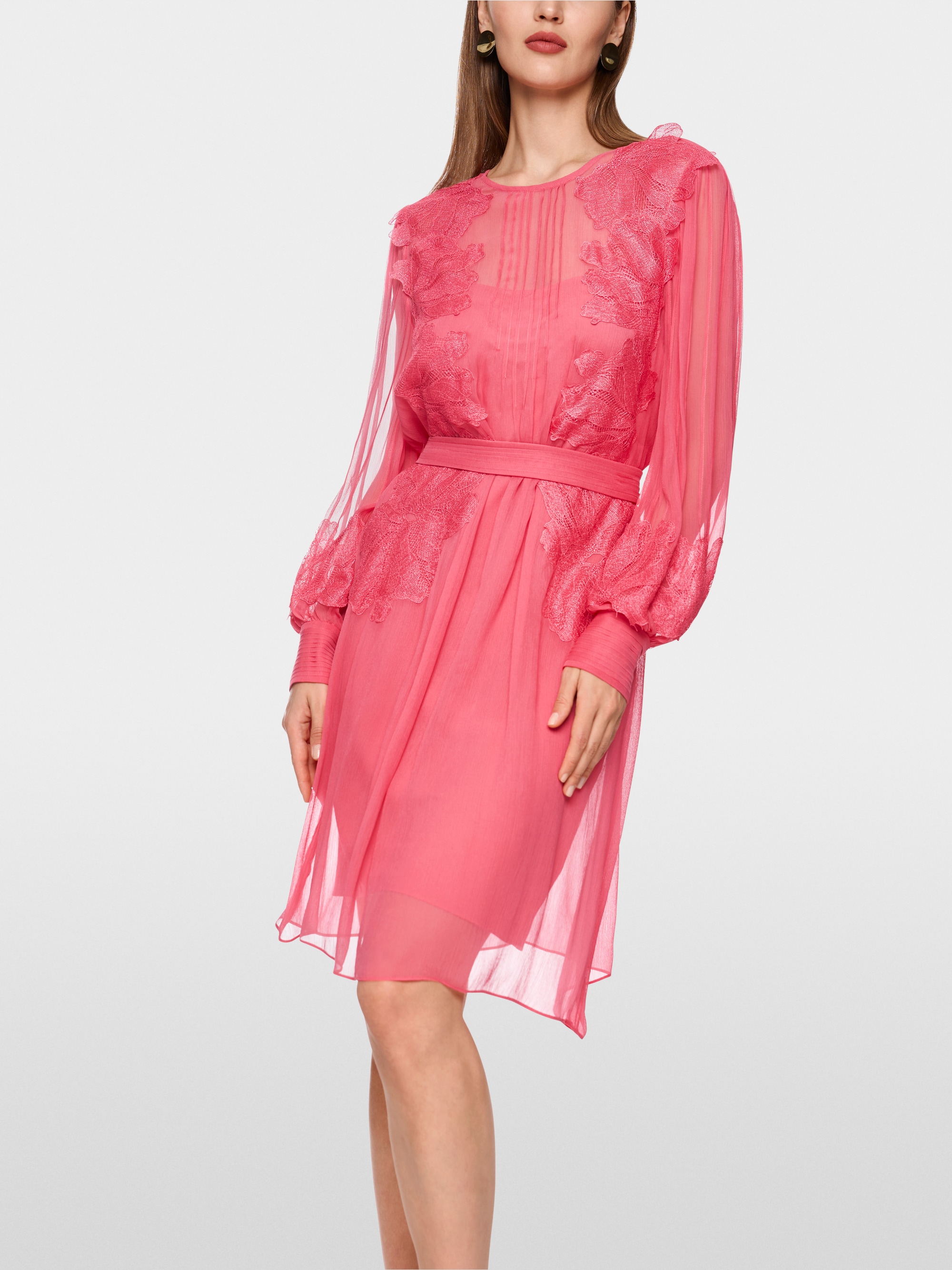Transparentes Kleid mit Spitze