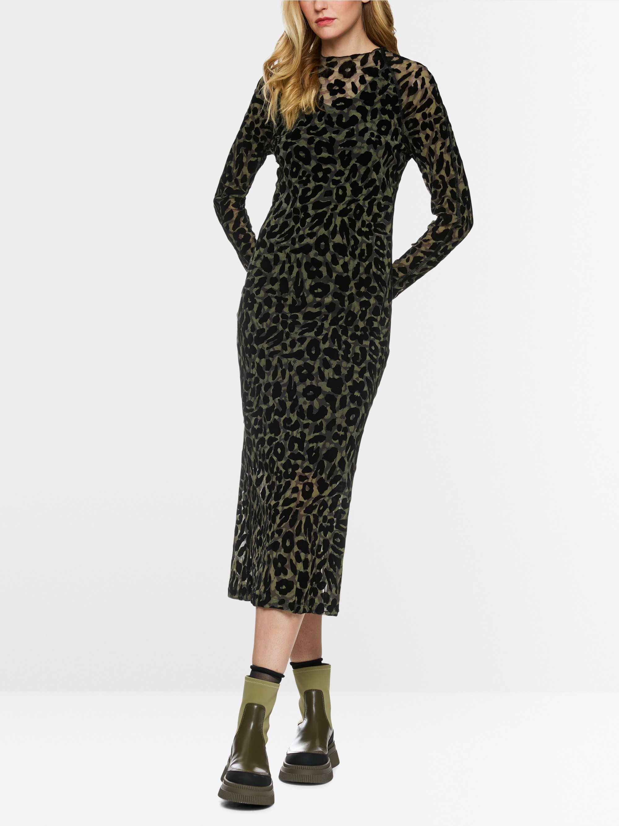 Robe longue moulante en maille