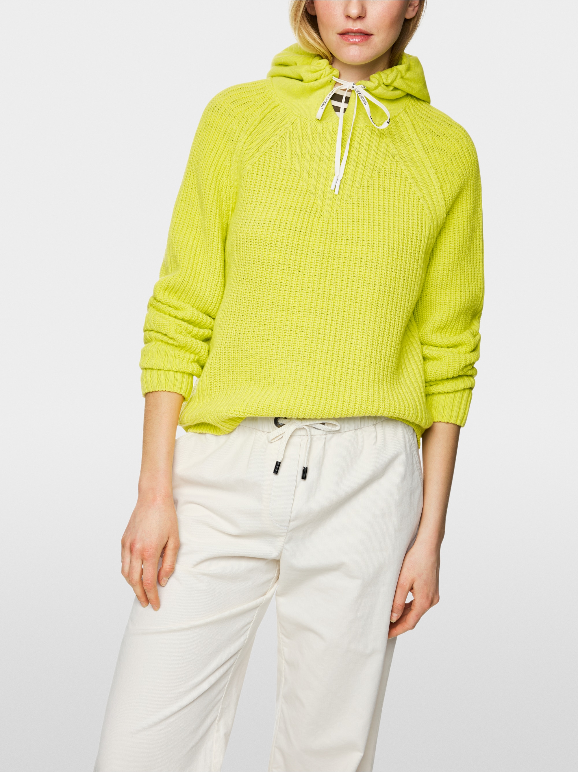 Pull à capuche tricoté en Allemagne
