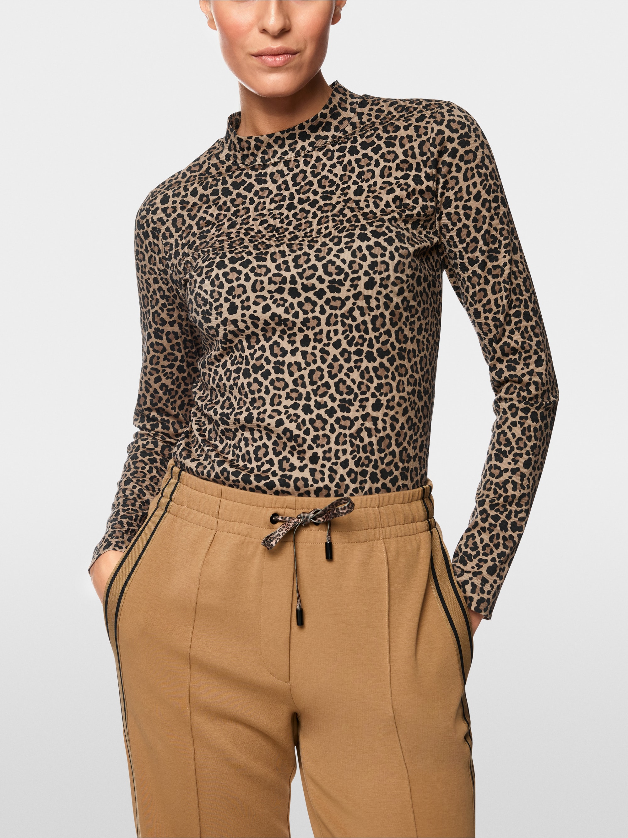 Leopard print long-sleeved shirt