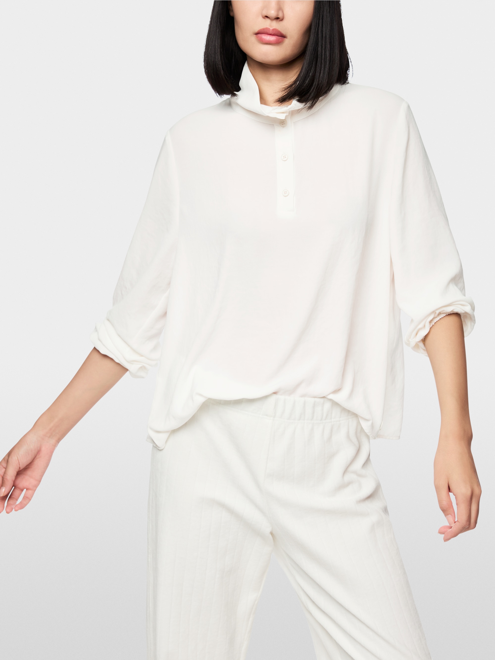 Flowing tunic blouse with collar