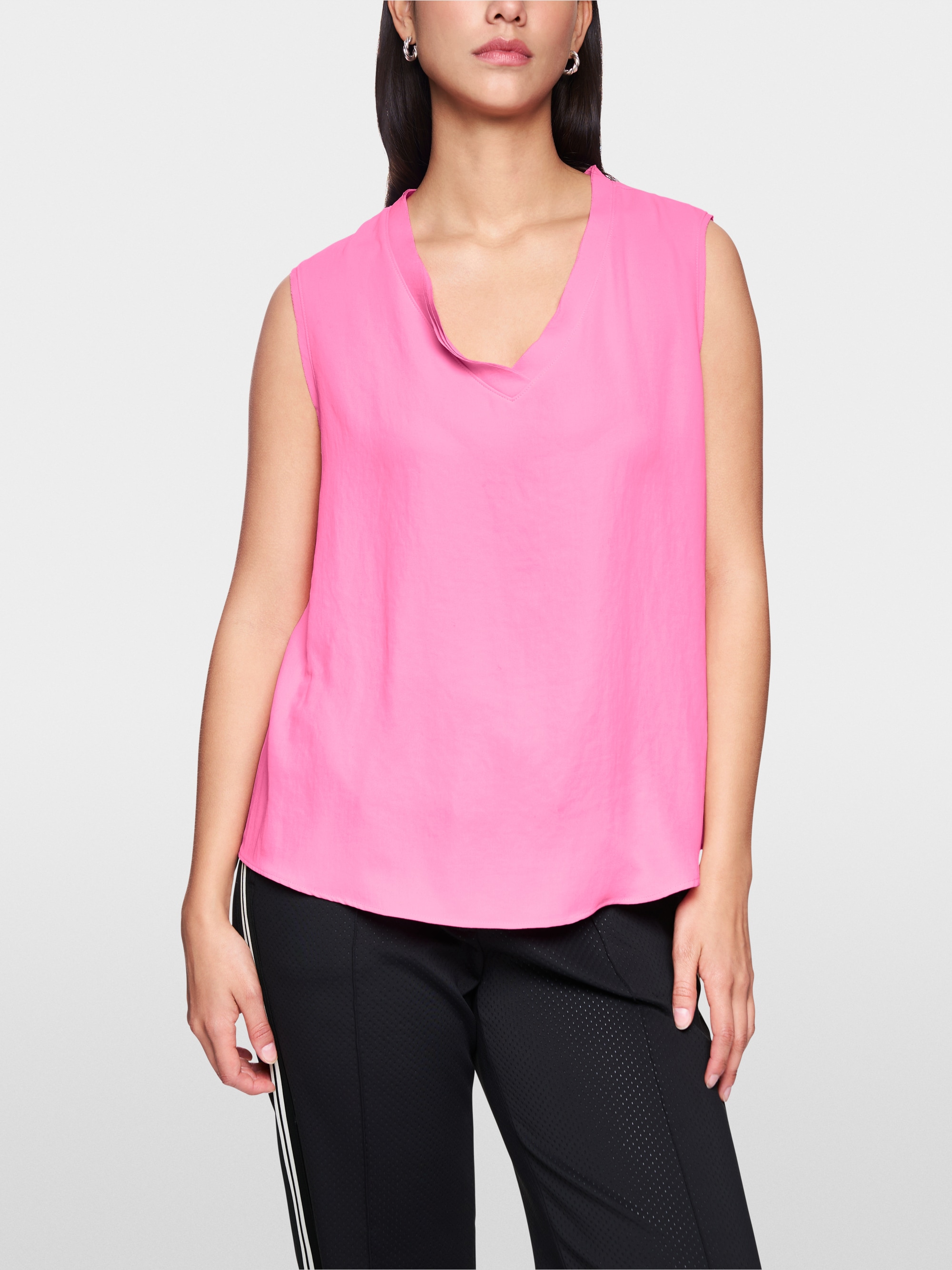 Loose sleeveless top