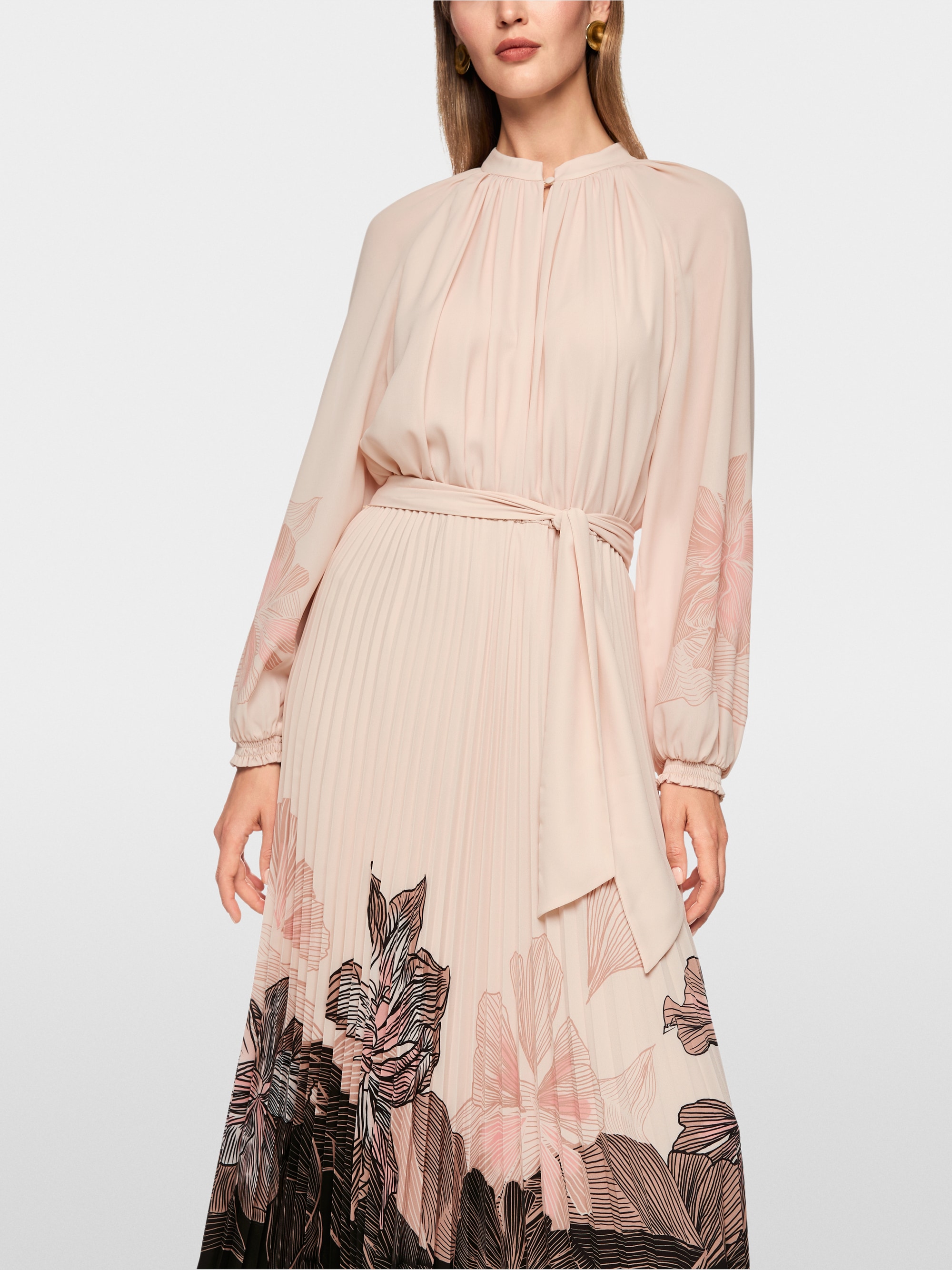 Pleated midi dress with floral print