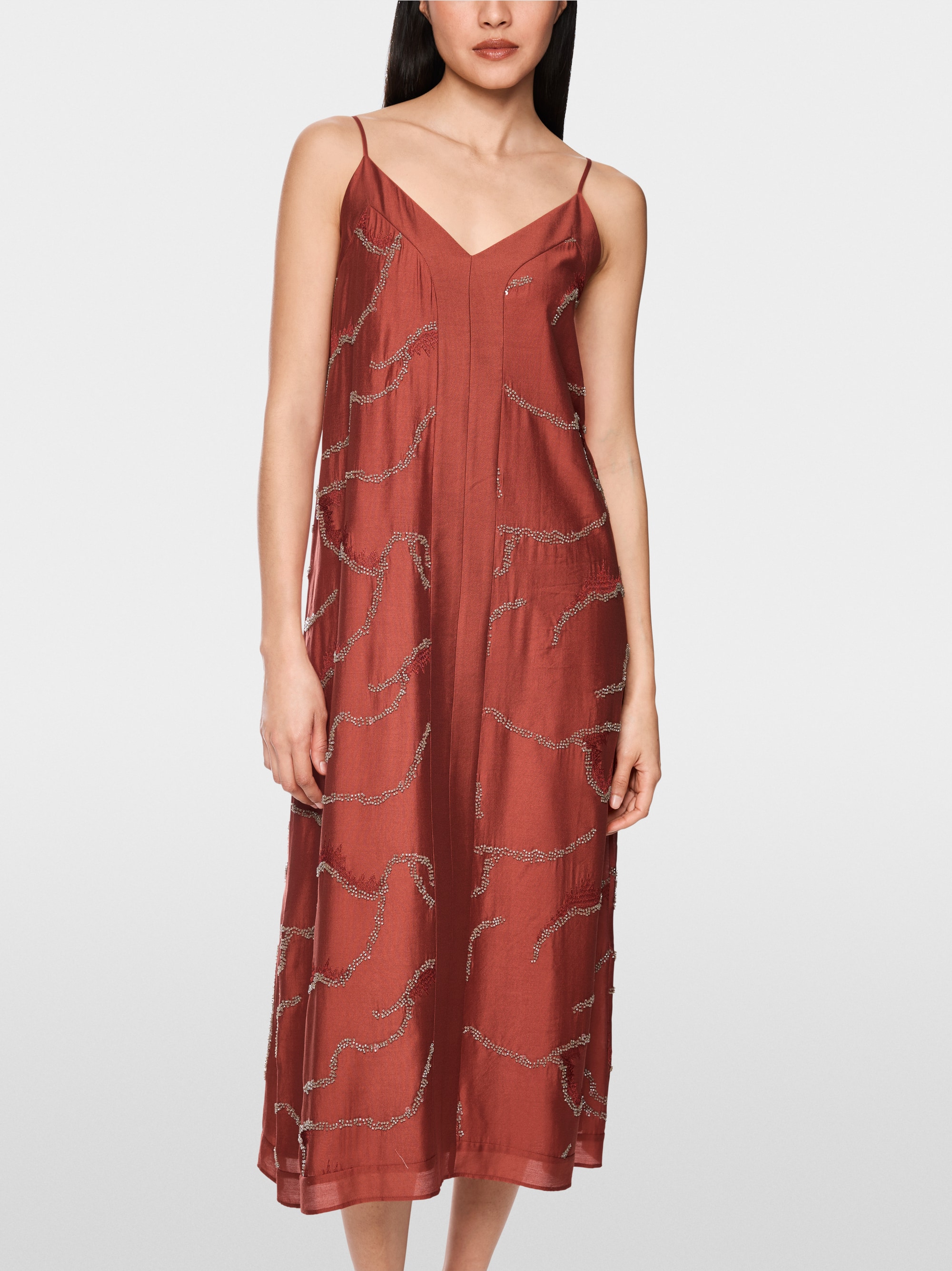 Mid-length dress featuring pearls