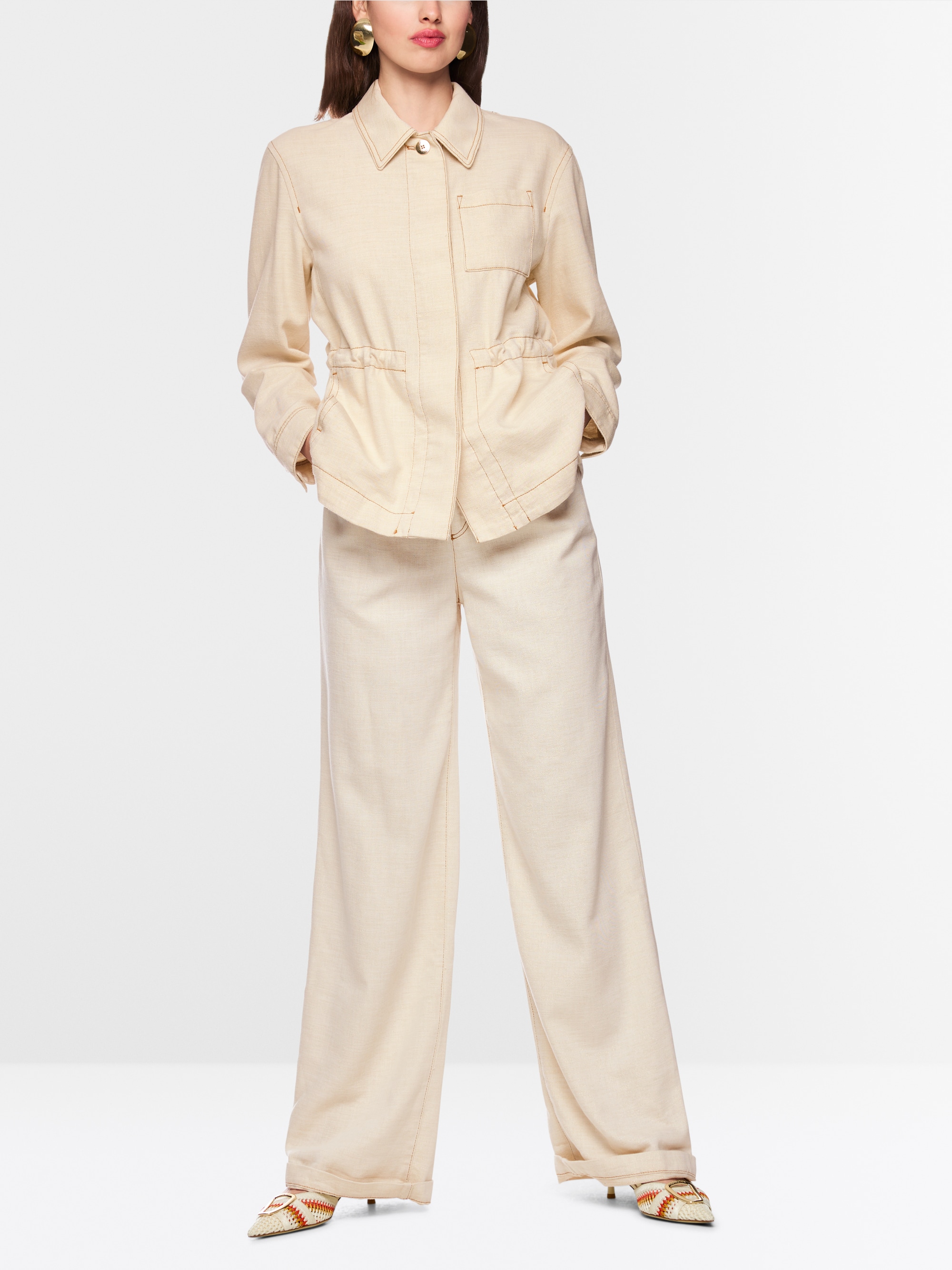 Fitted jacket with shimmer effect