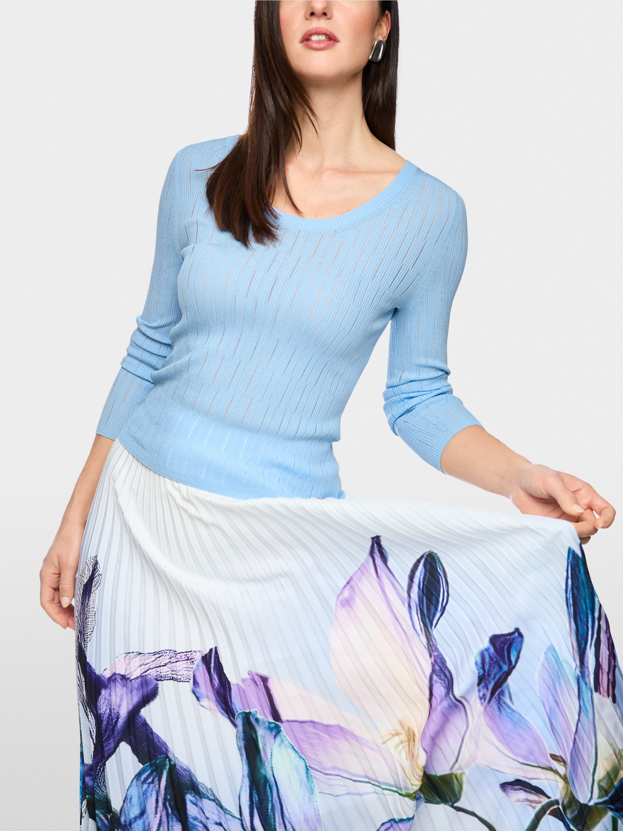 Pull à col rond et structure côtelée